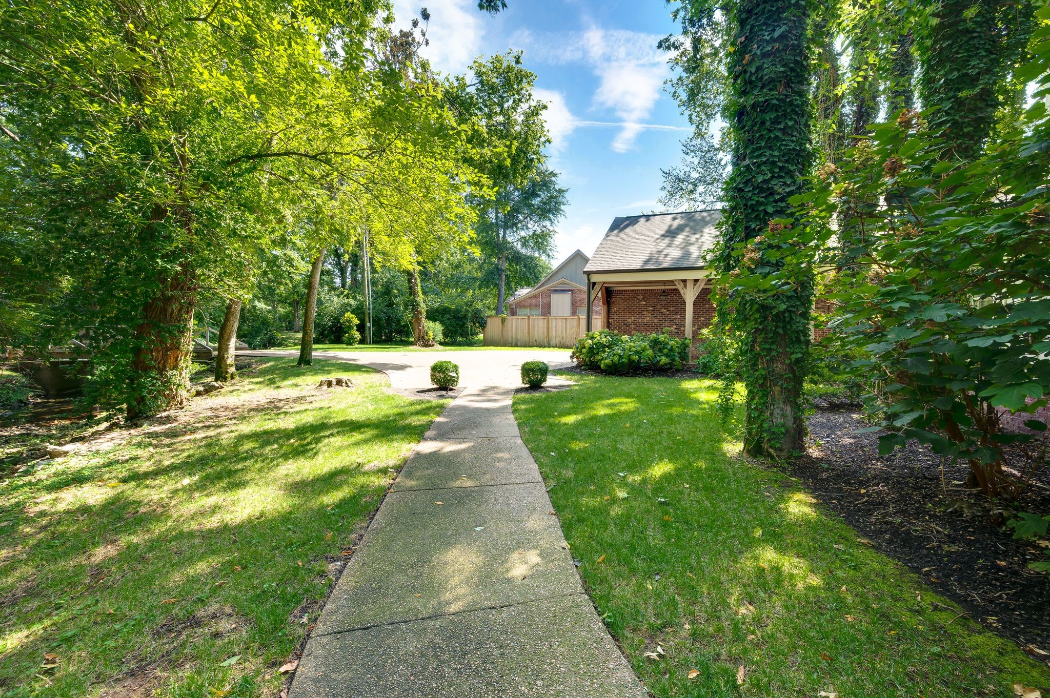 3907 Trimble Rd