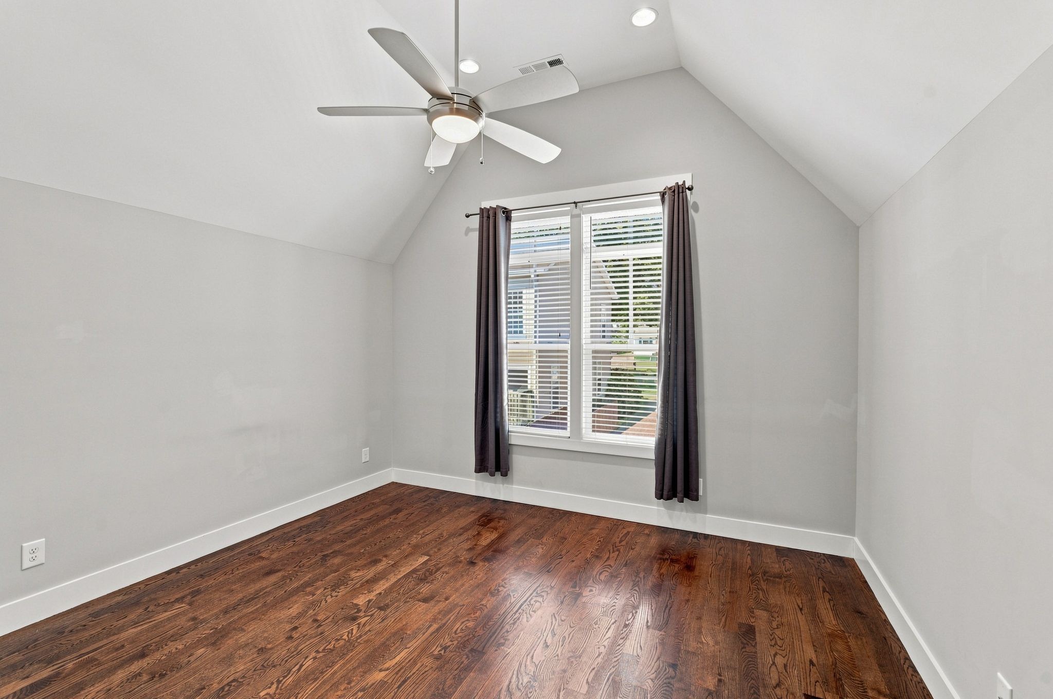 702B Waco Dr