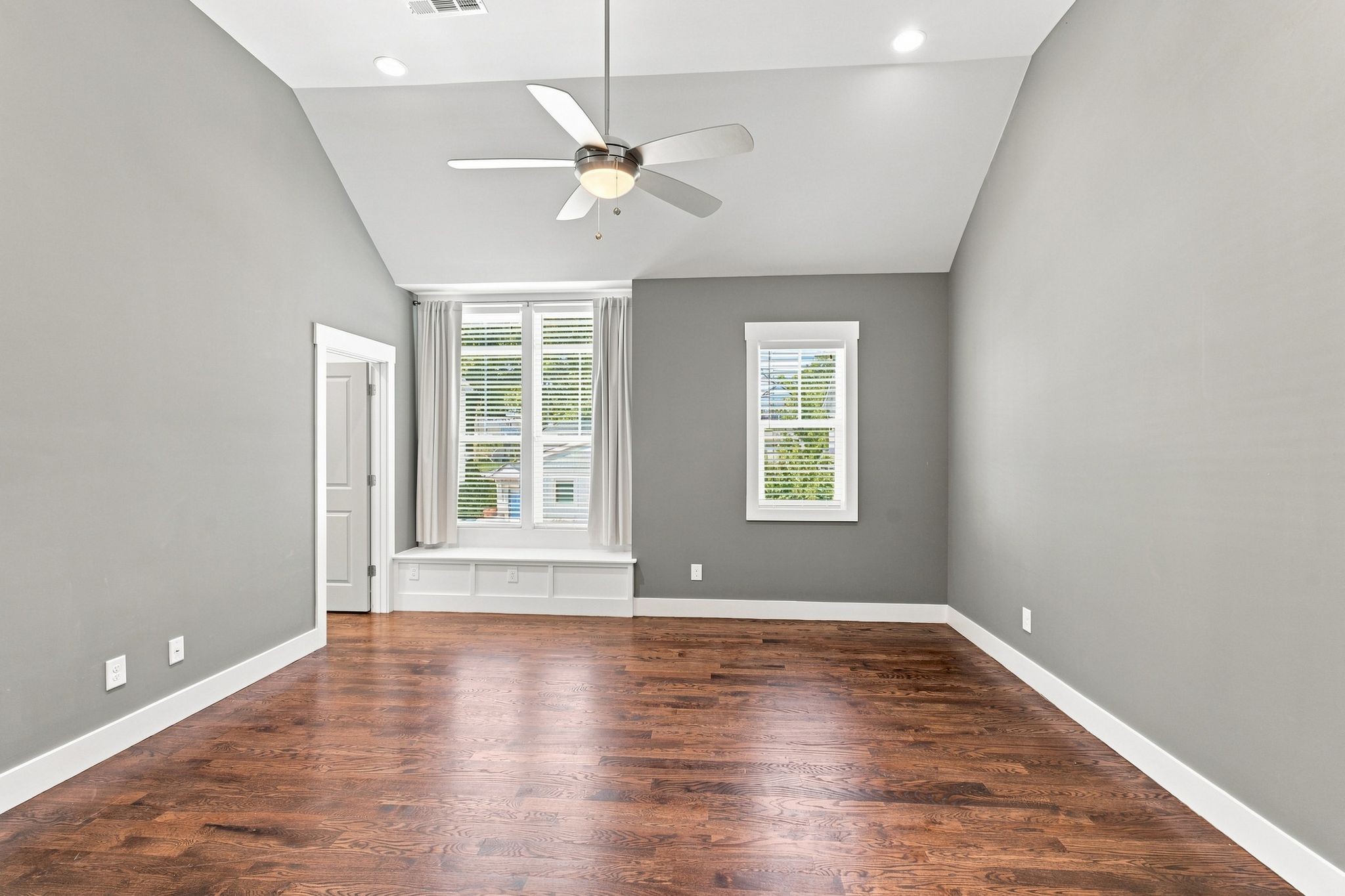 702B Waco Dr