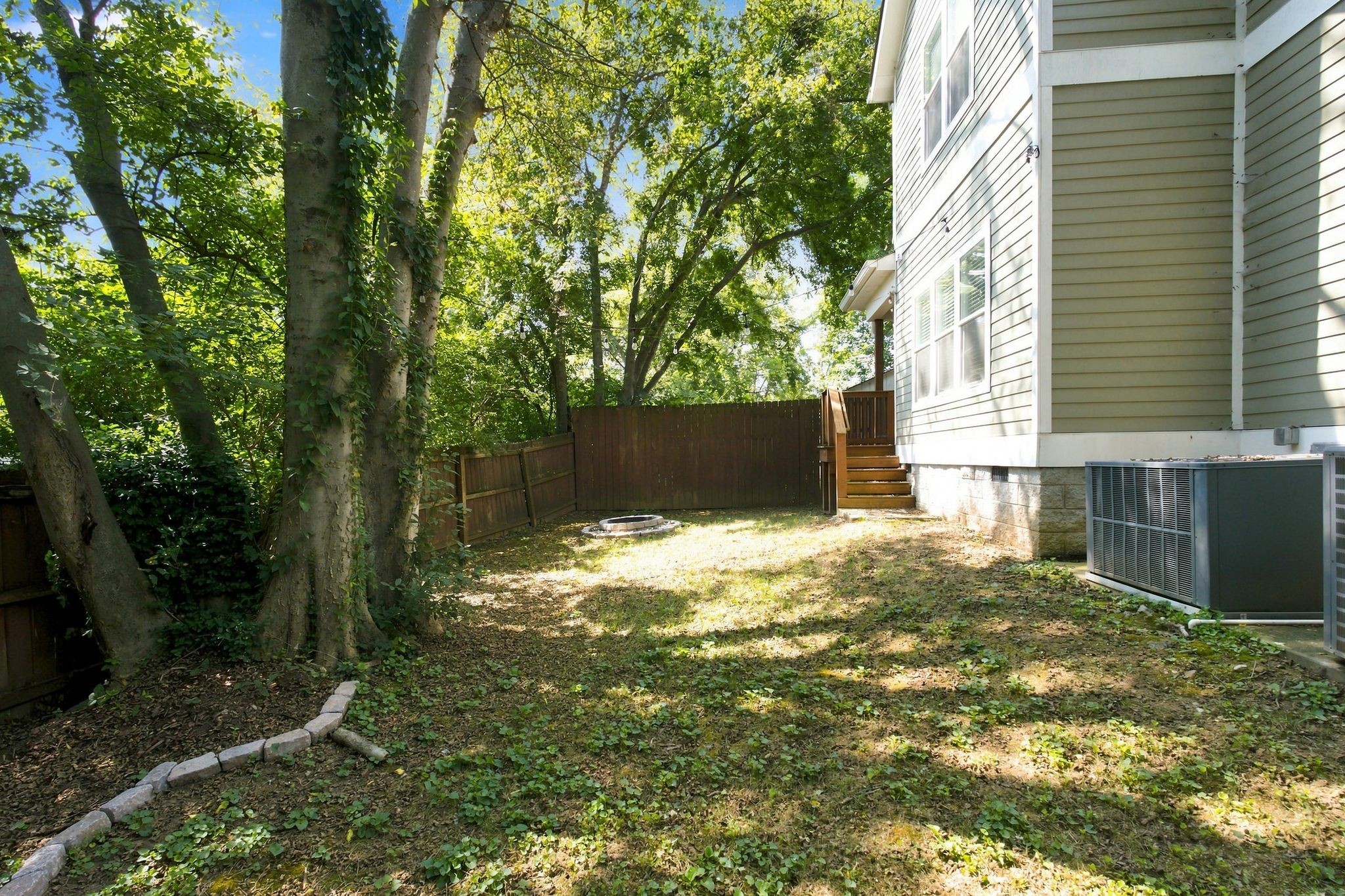 702B Waco Dr