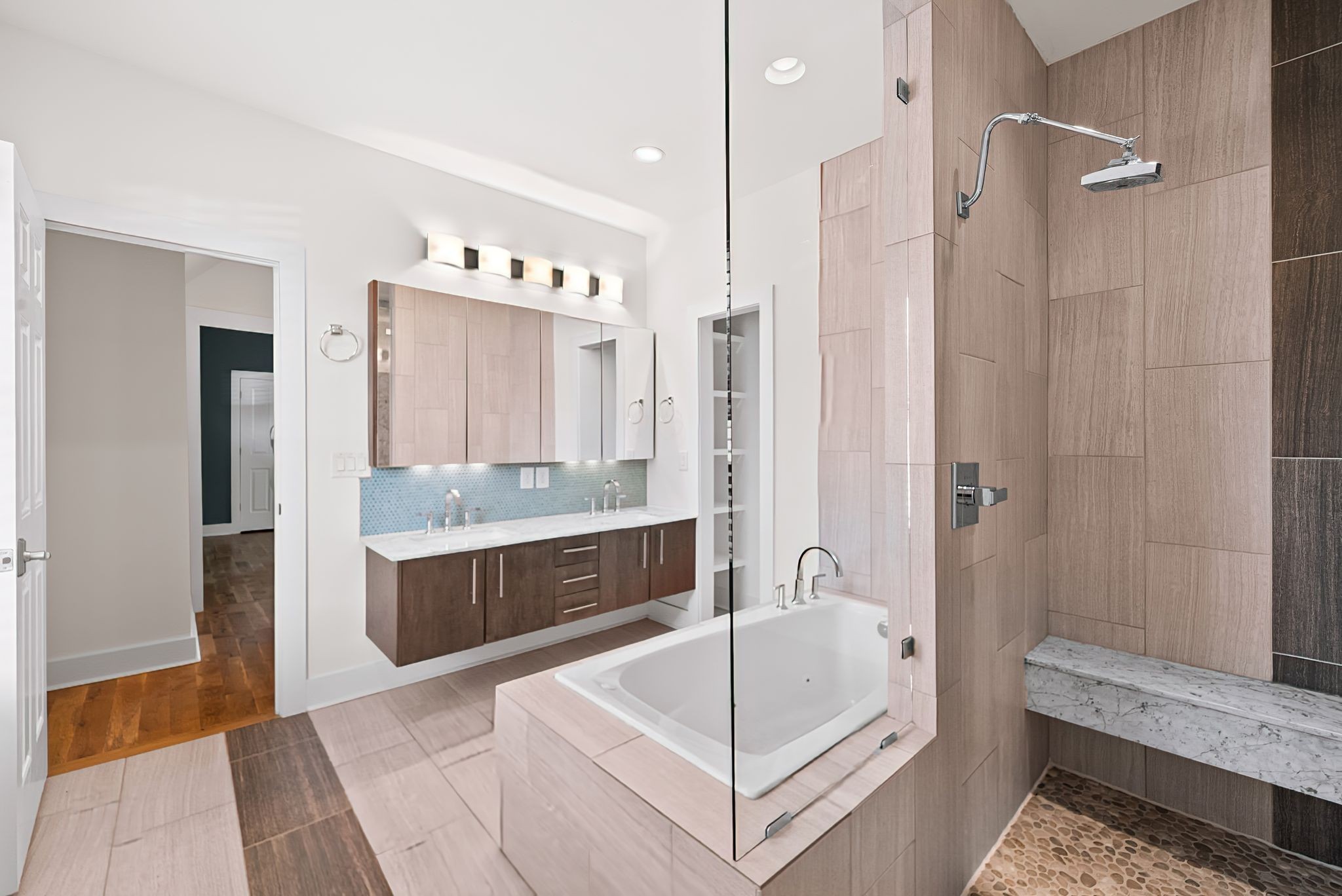 2115 Grantland Ave
