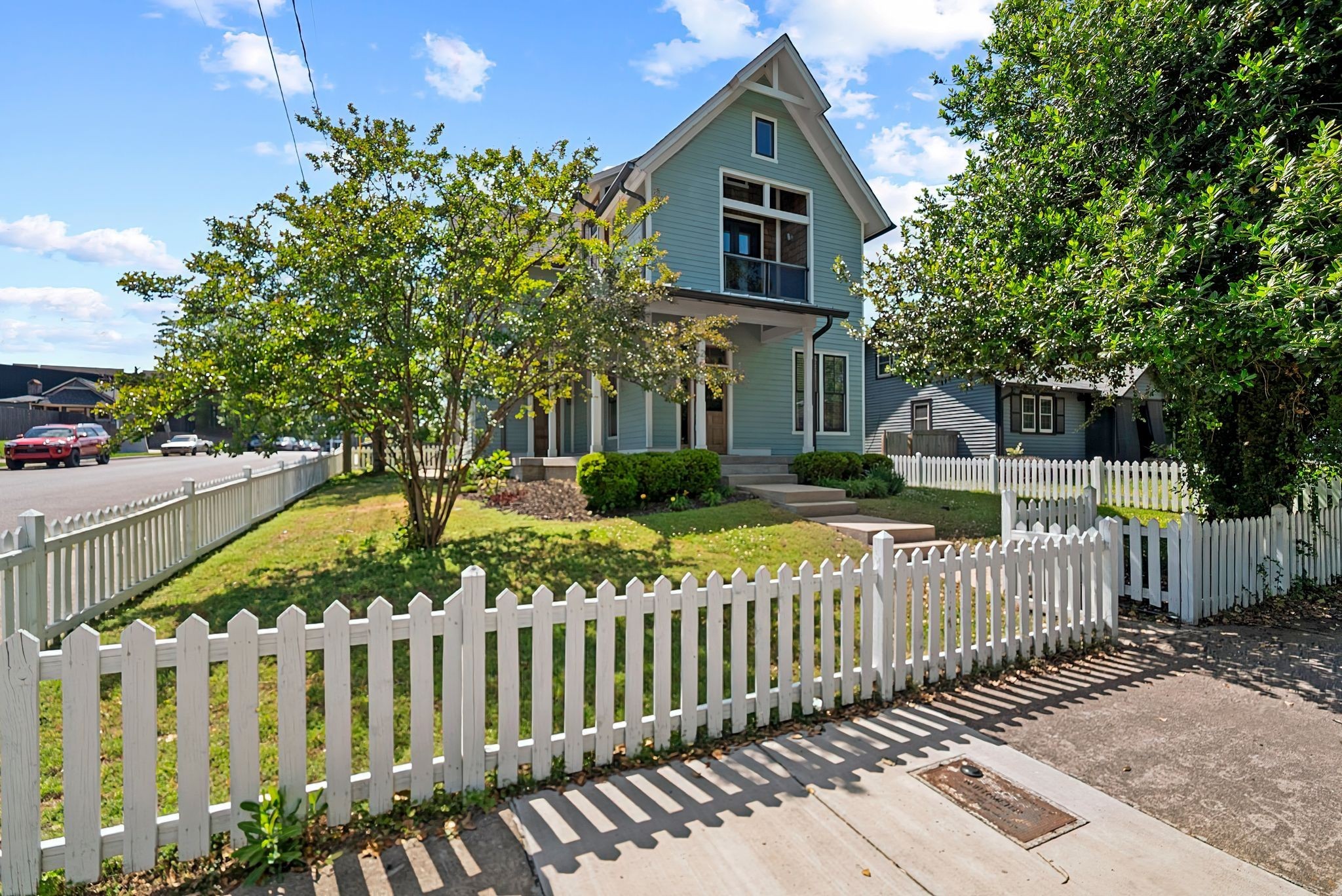 2115 Grantland Ave