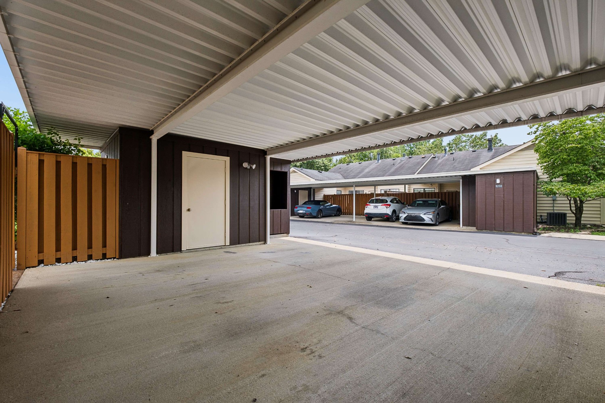 9220 Sawyer Brown Rd