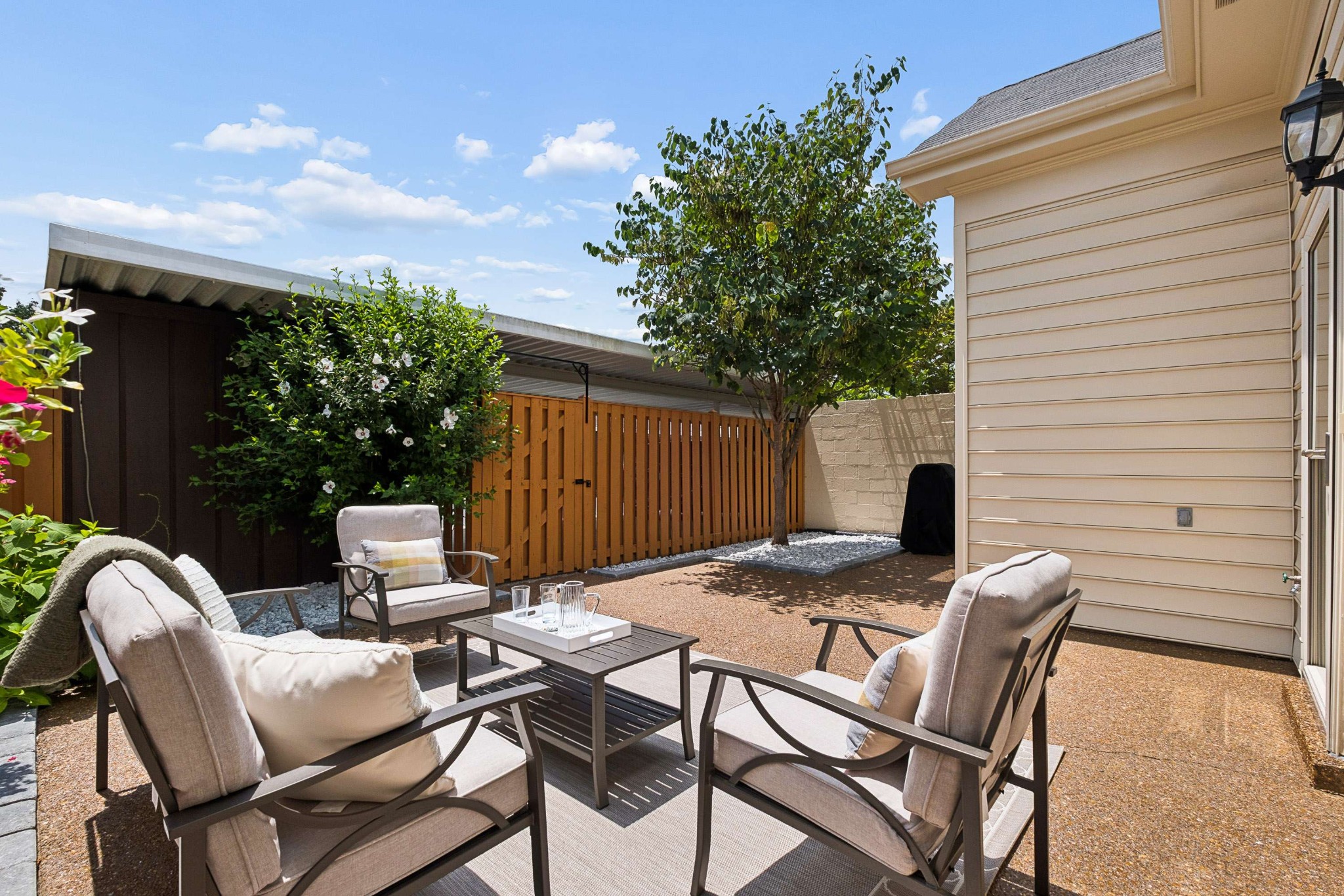 9220 Sawyer Brown Rd