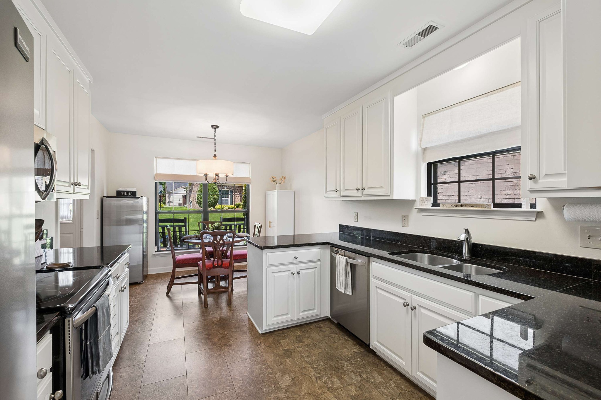 9220 Sawyer Brown Rd