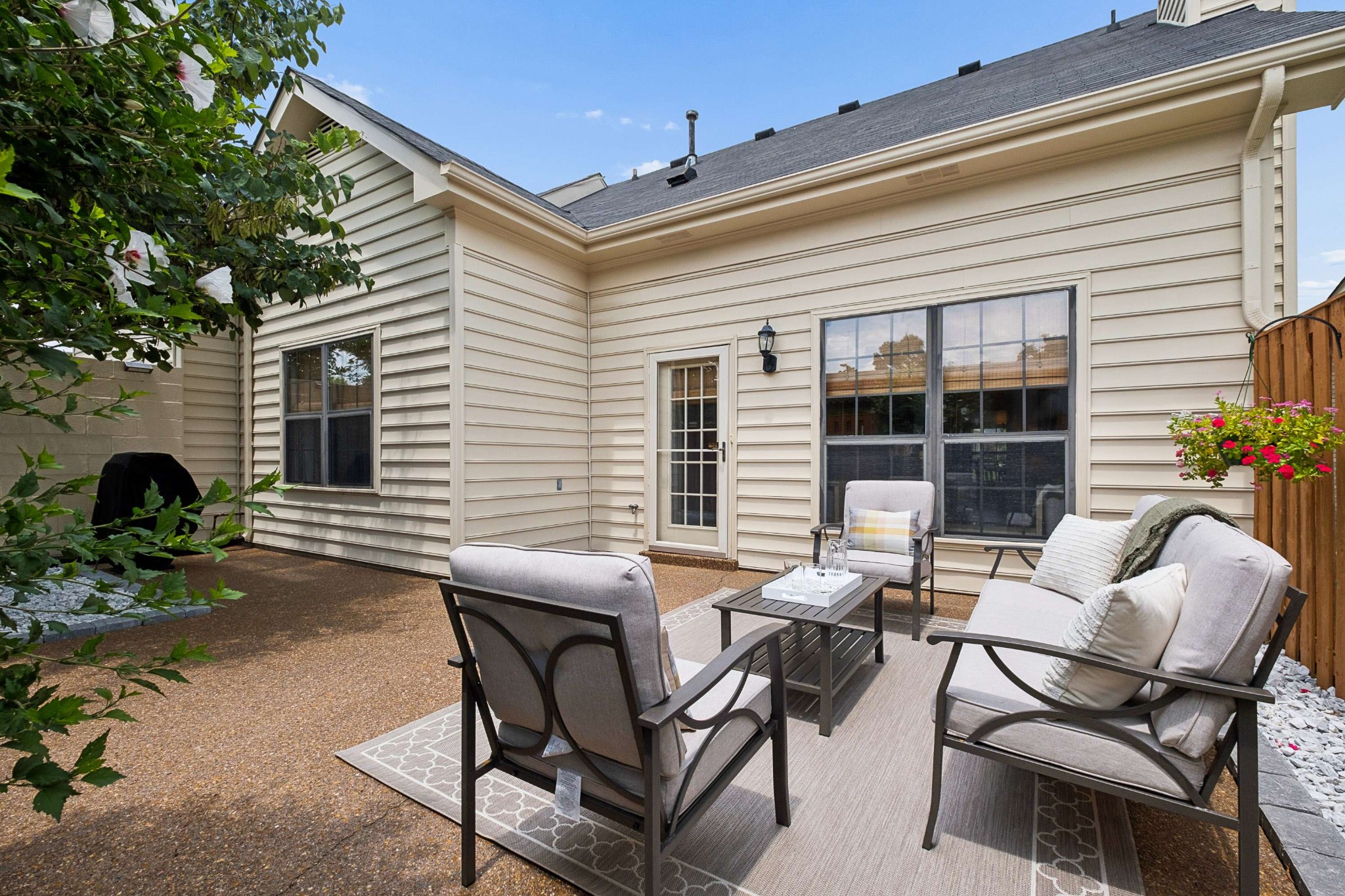 9220 Sawyer Brown Rd