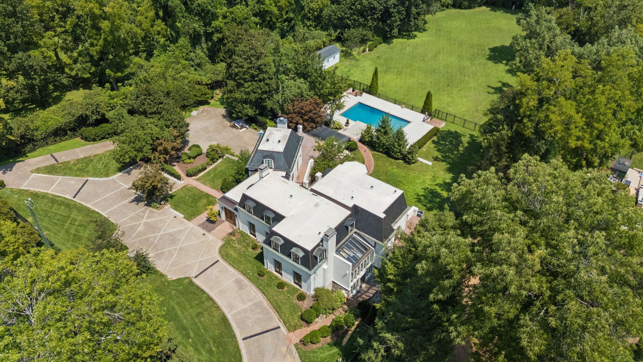 110 Lynnwood Blvd