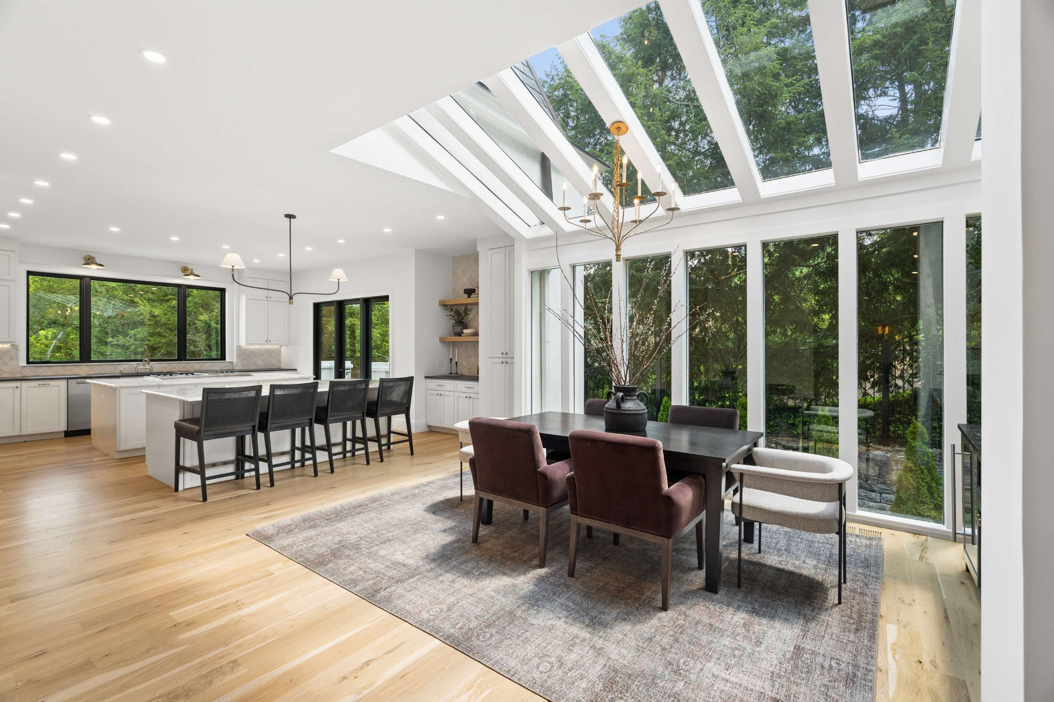 110 Lynnwood Blvd