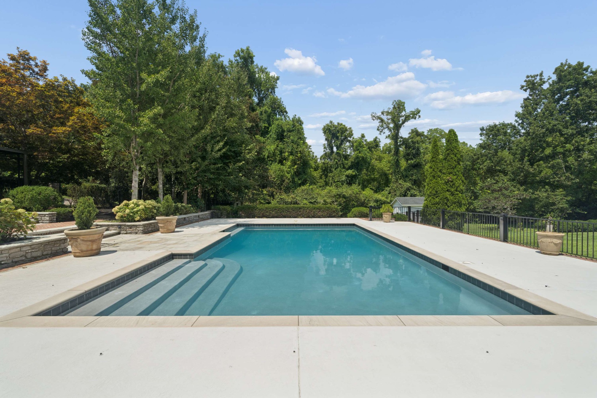 110 Lynnwood Blvd