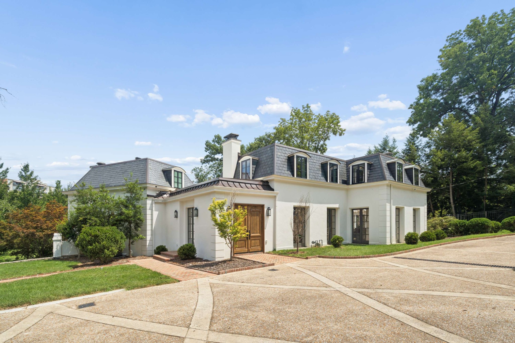 110 Lynnwood Blvd