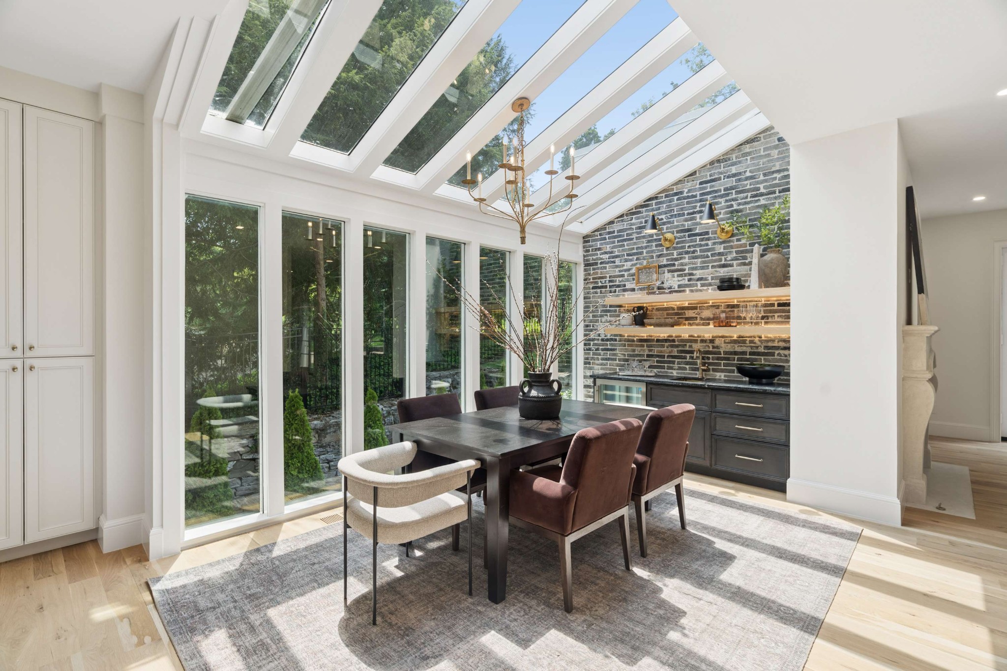 110 Lynnwood Blvd