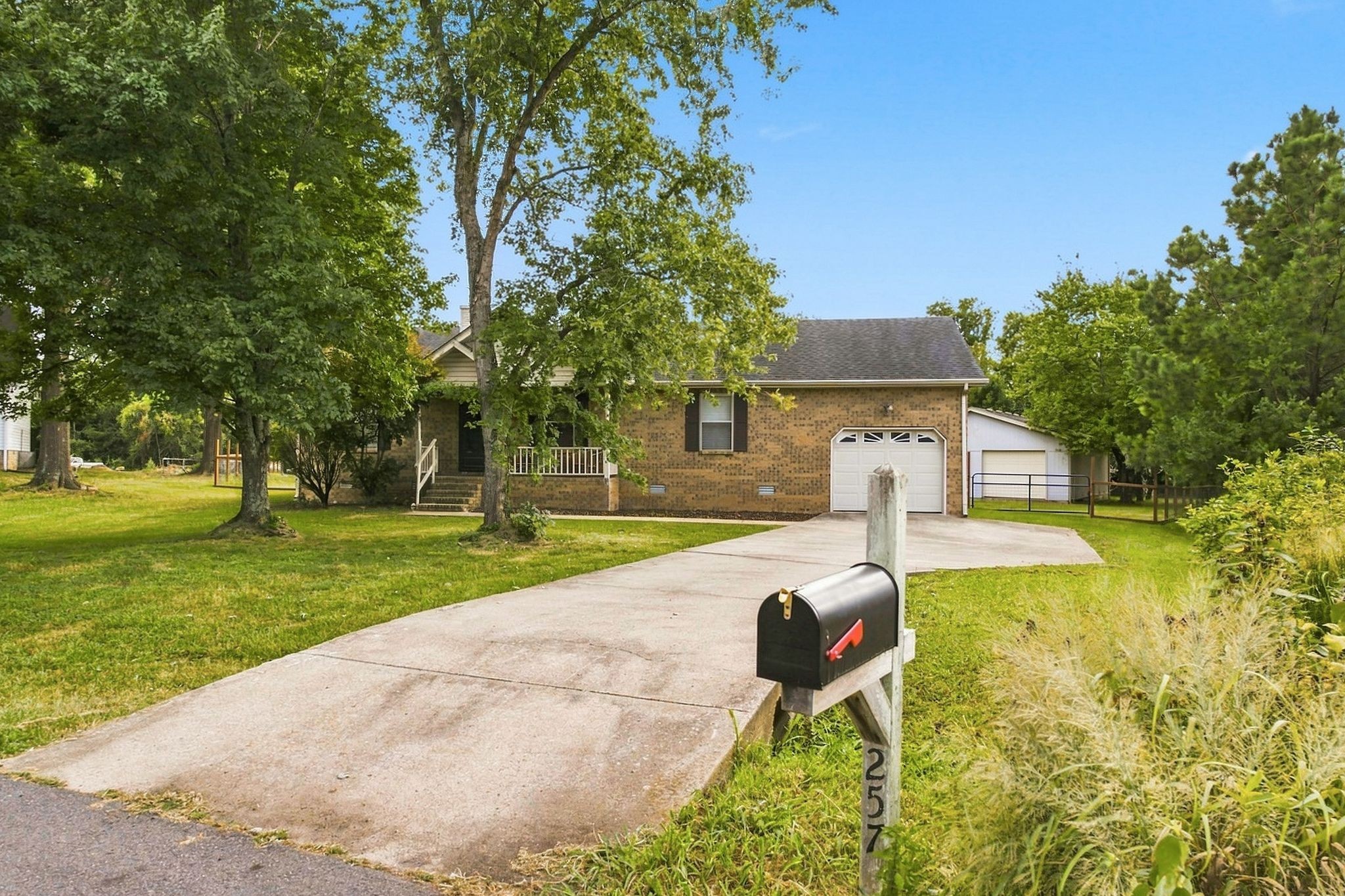 257 Brook Ct