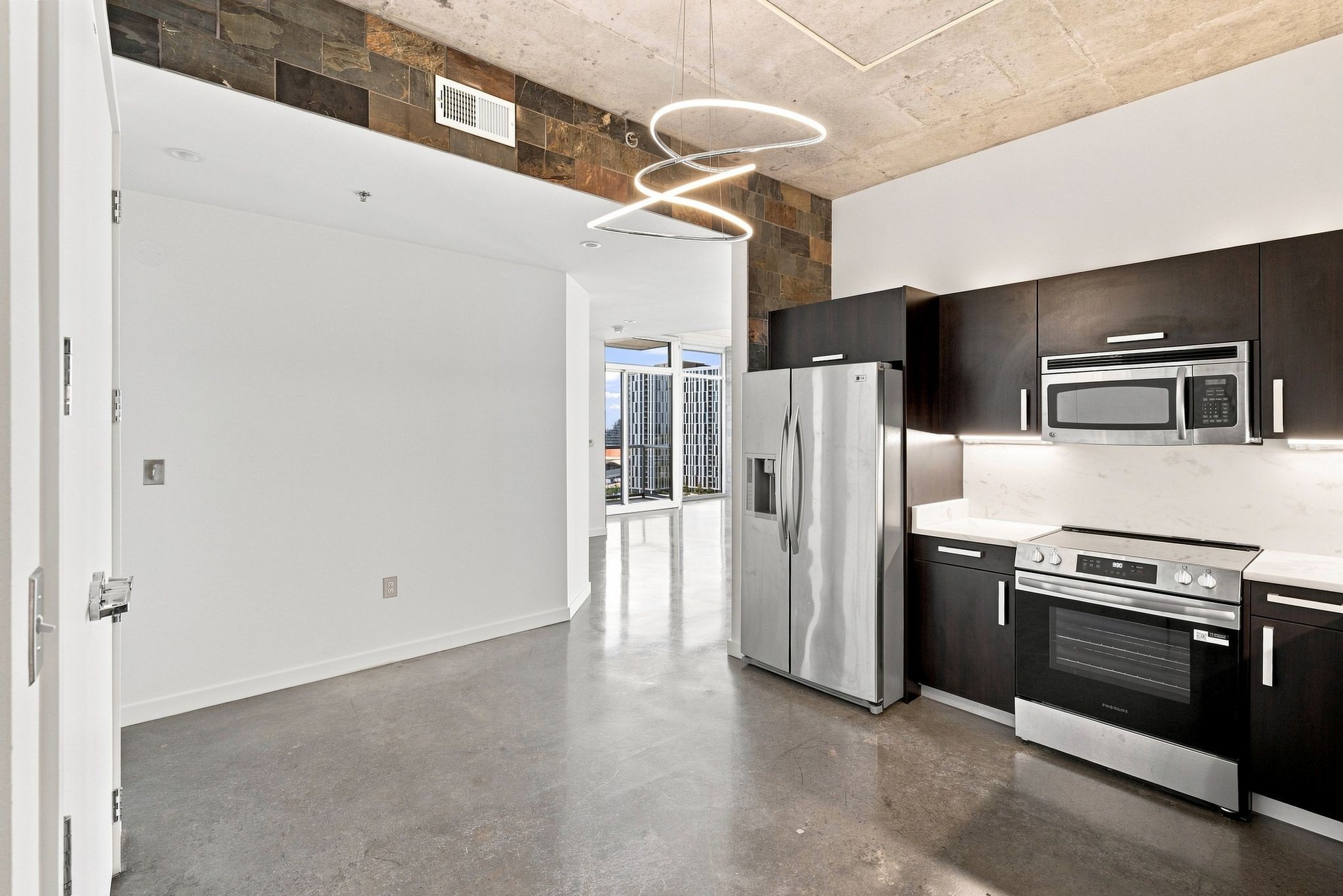 600 12th Ave, S Unit: 1915