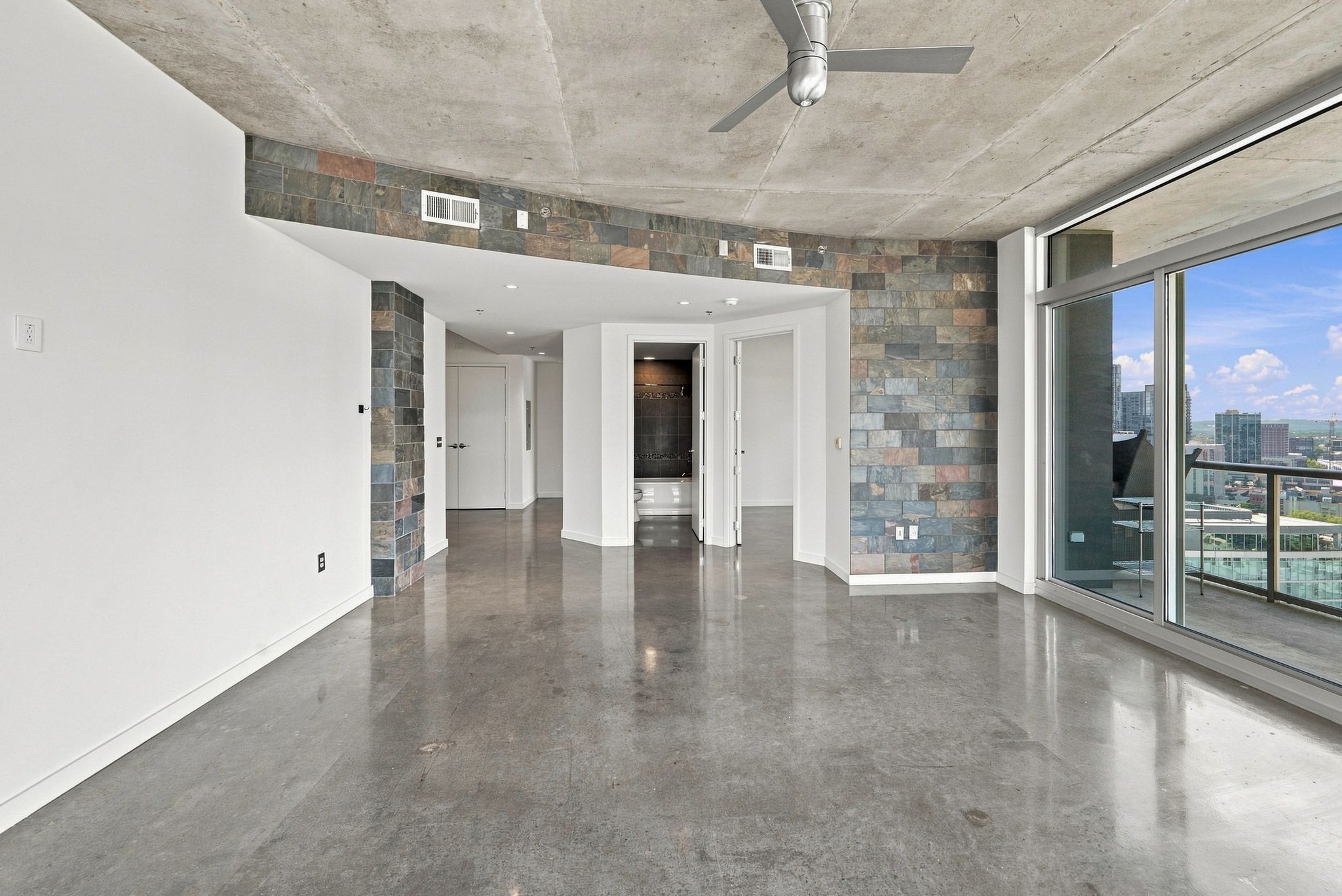 600 12th Ave, S Unit: 1915