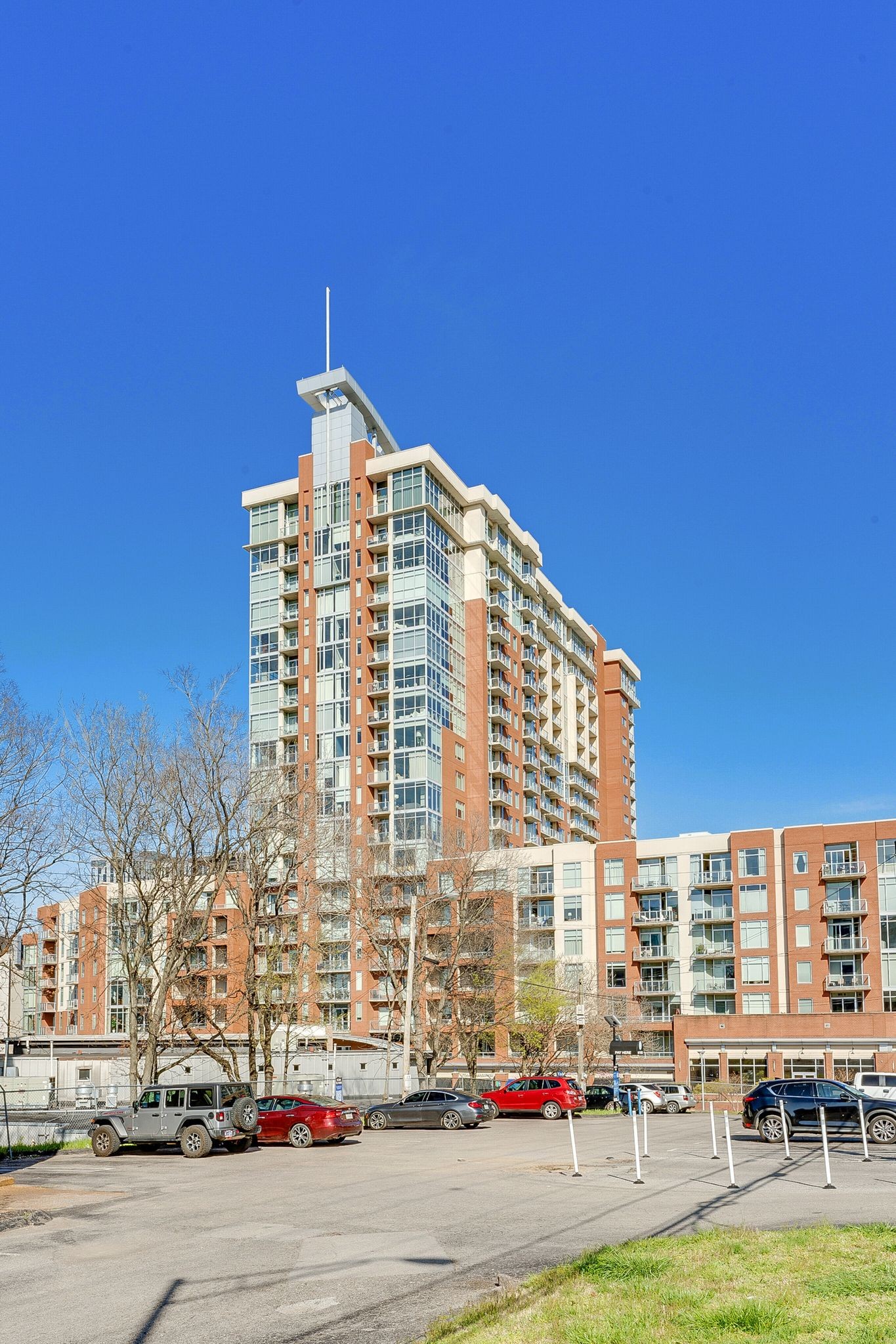 600 12th Ave, S Unit: 1915