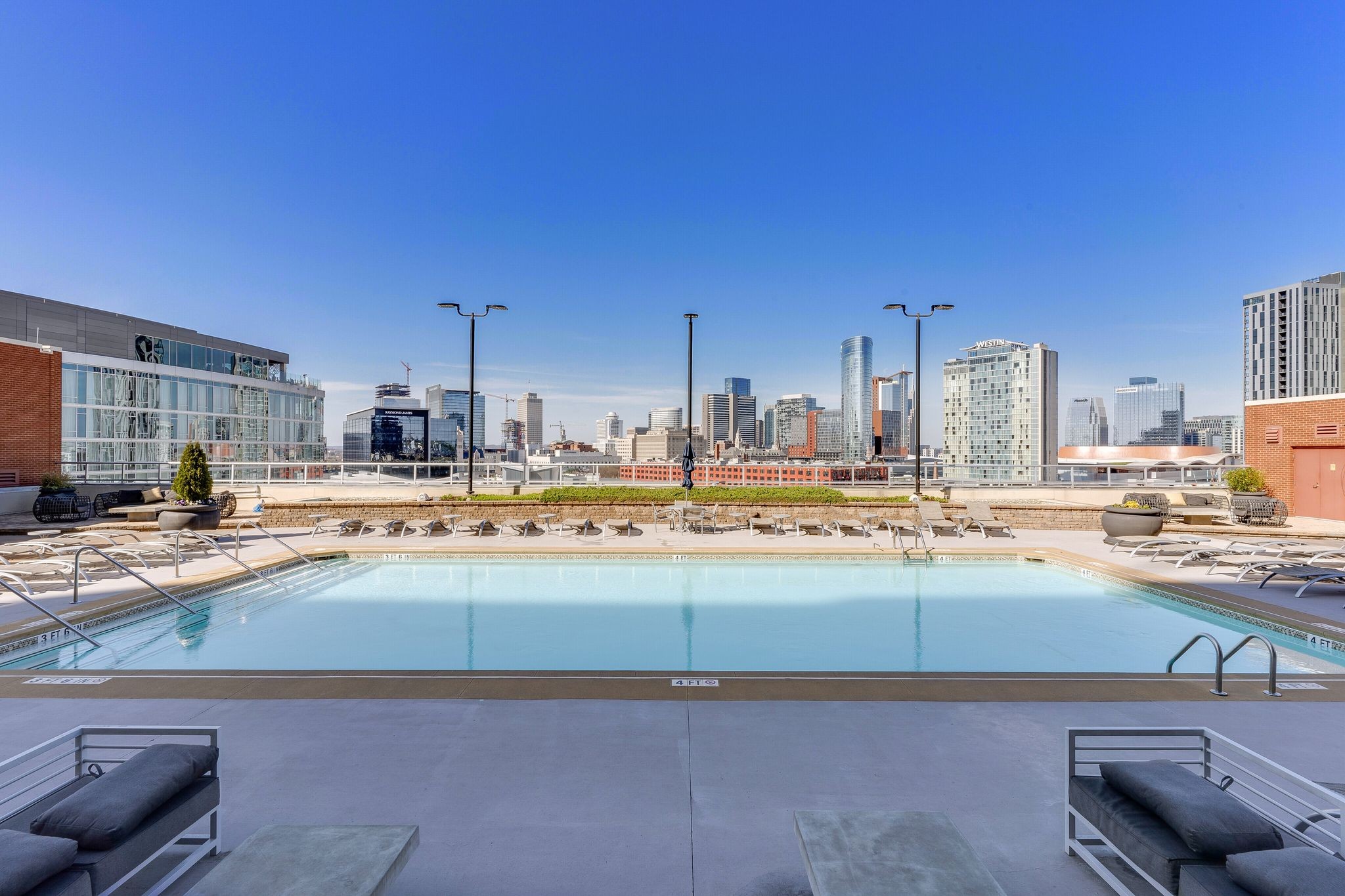 600 12th Ave, S Unit: 1915