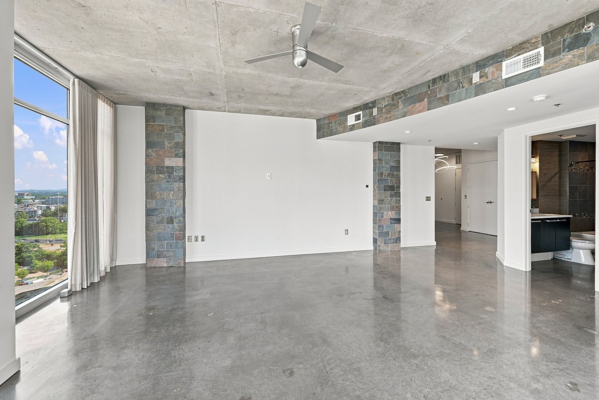 600 12th Ave, S Unit: 1915