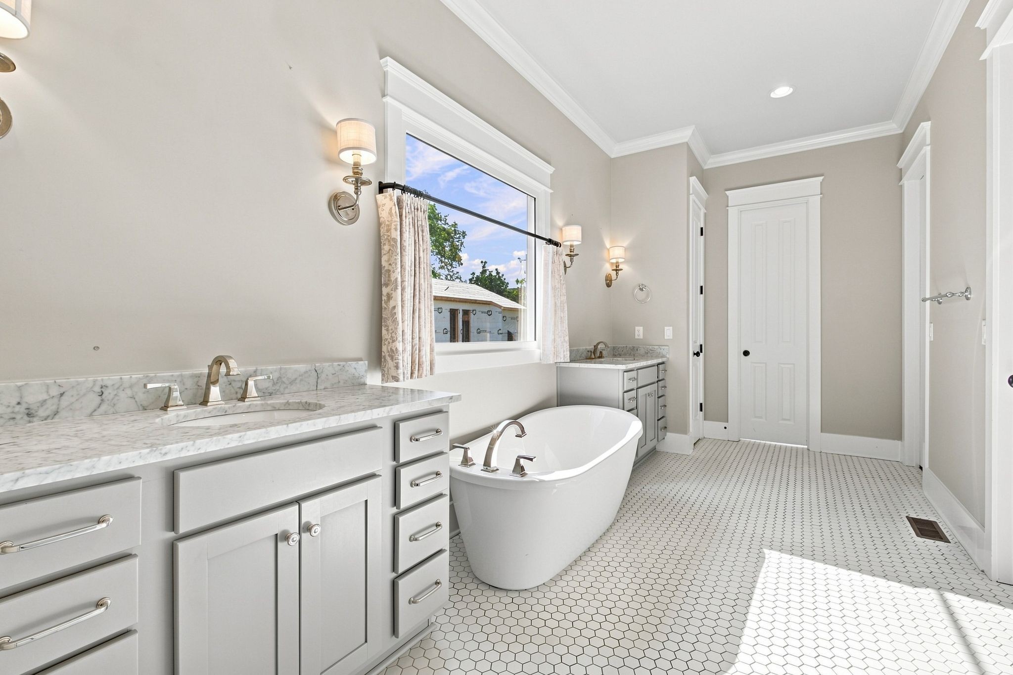 1119A Biltmore Dr