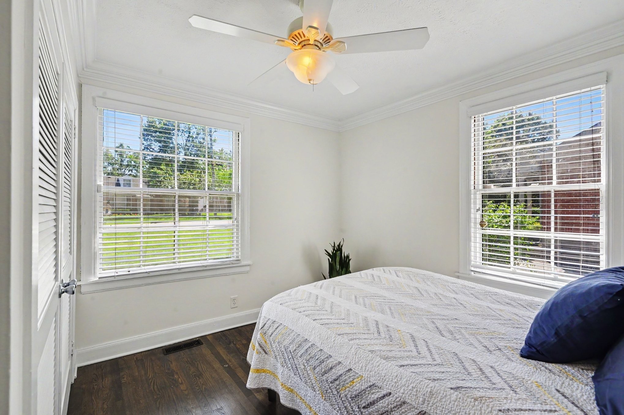 1207 Kenwood Dr
