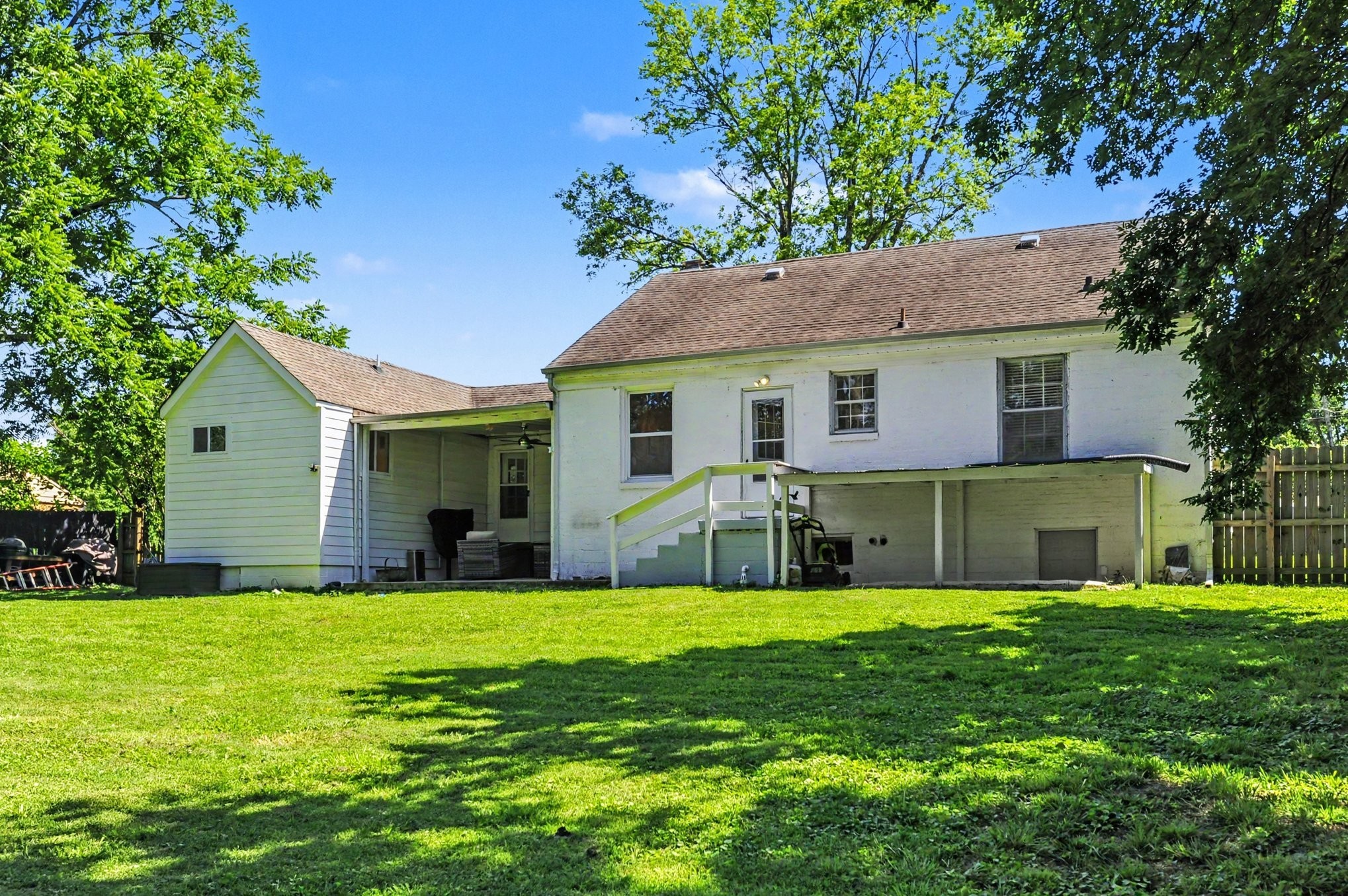 1207 Kenwood Dr