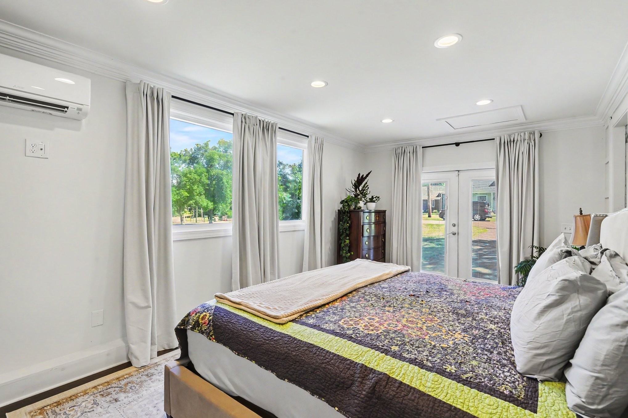 1207 Kenwood Dr