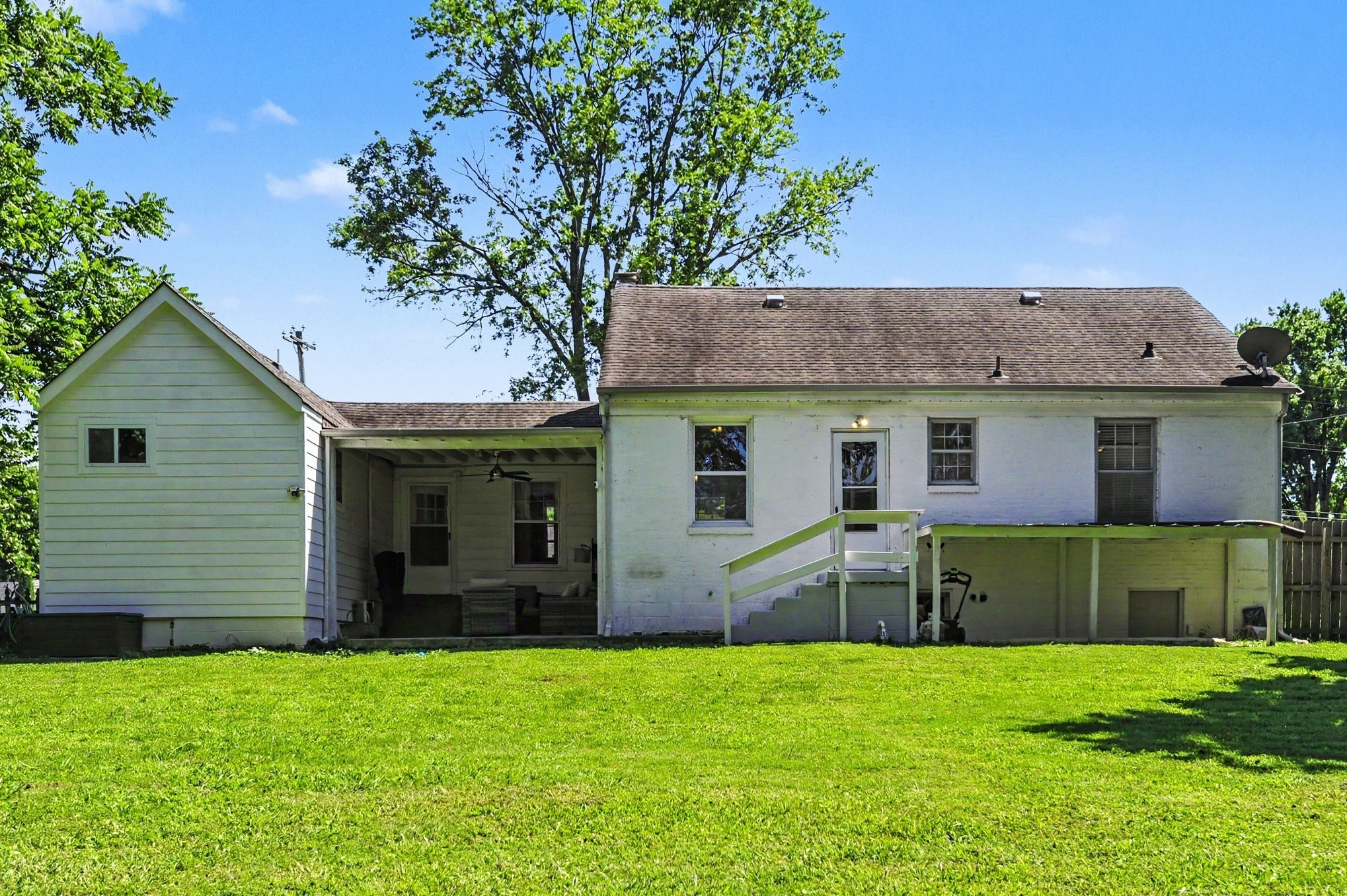 1207 Kenwood Dr