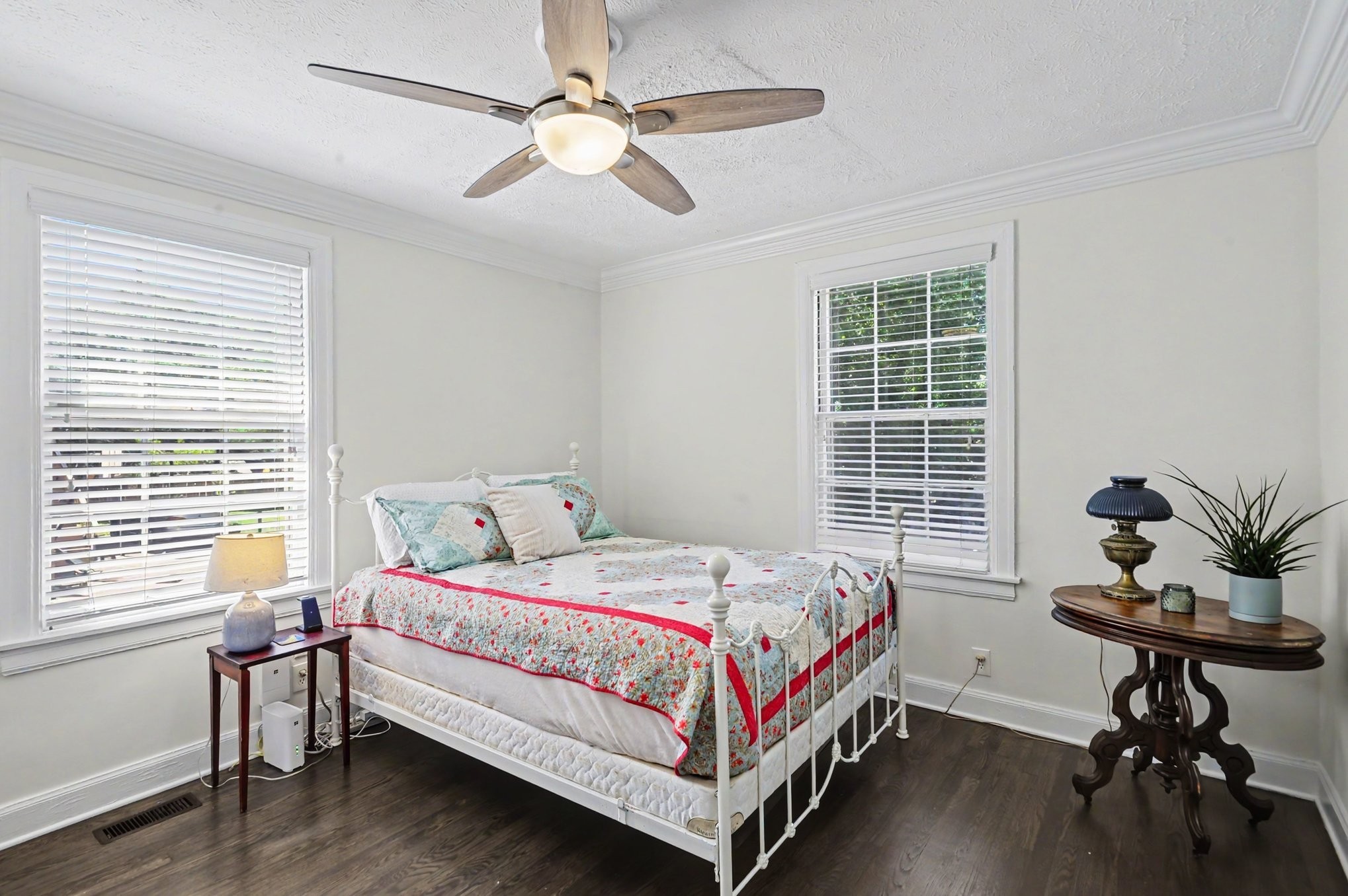 1207 Kenwood Dr