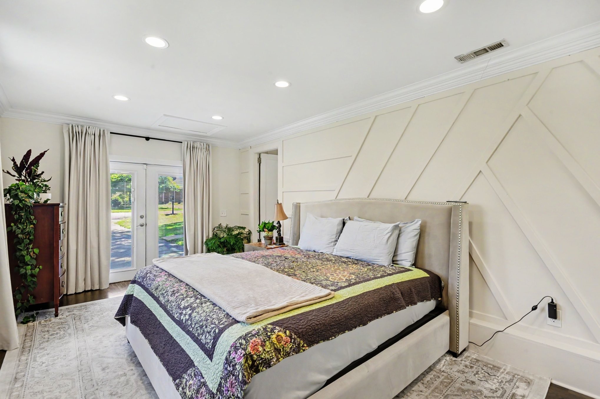 1207 Kenwood Dr