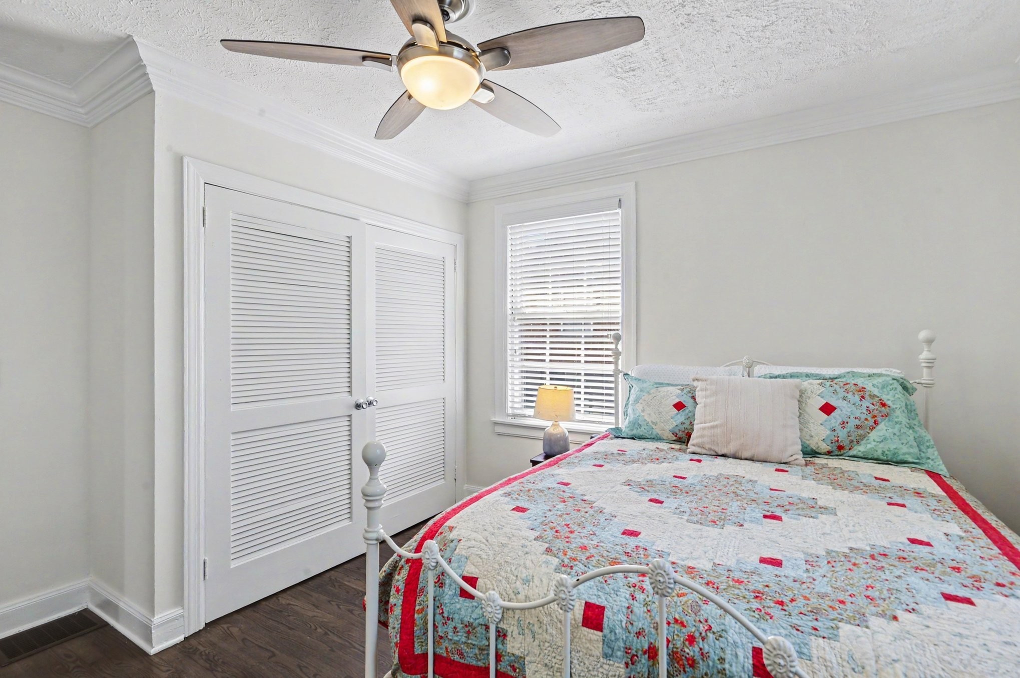 1207 Kenwood Dr