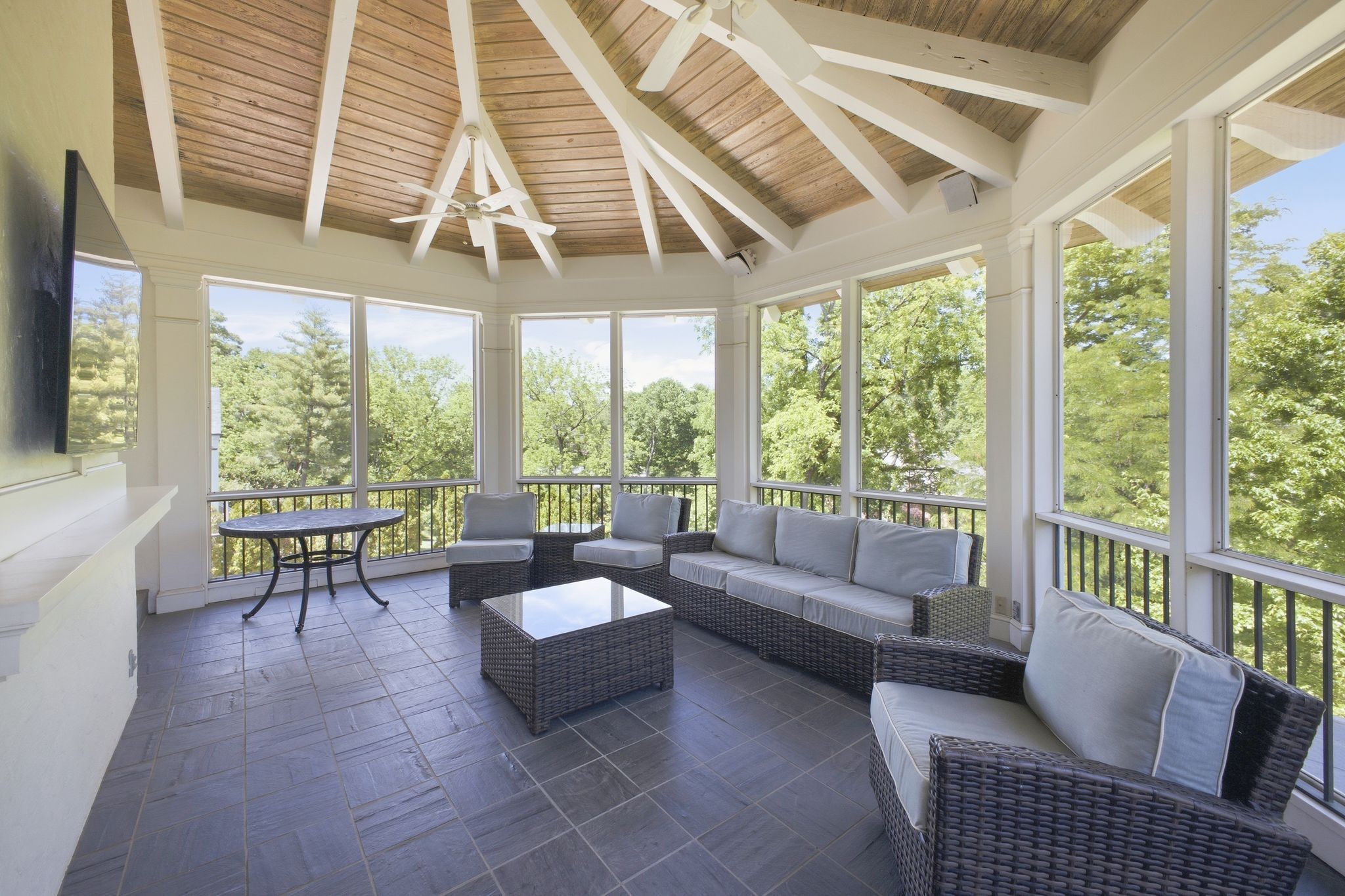 204 Sunnyside Dr