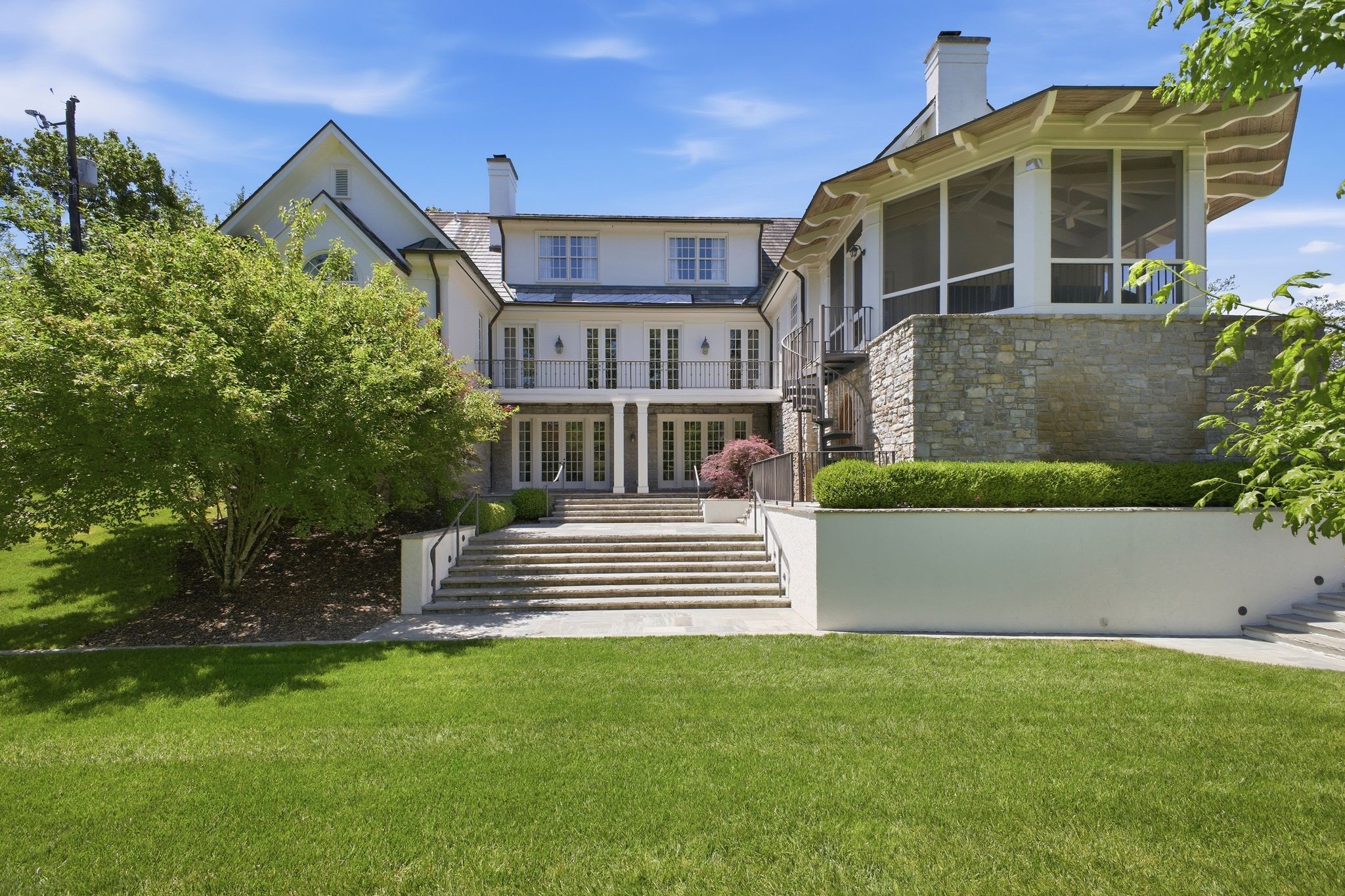 204 Sunnyside Dr