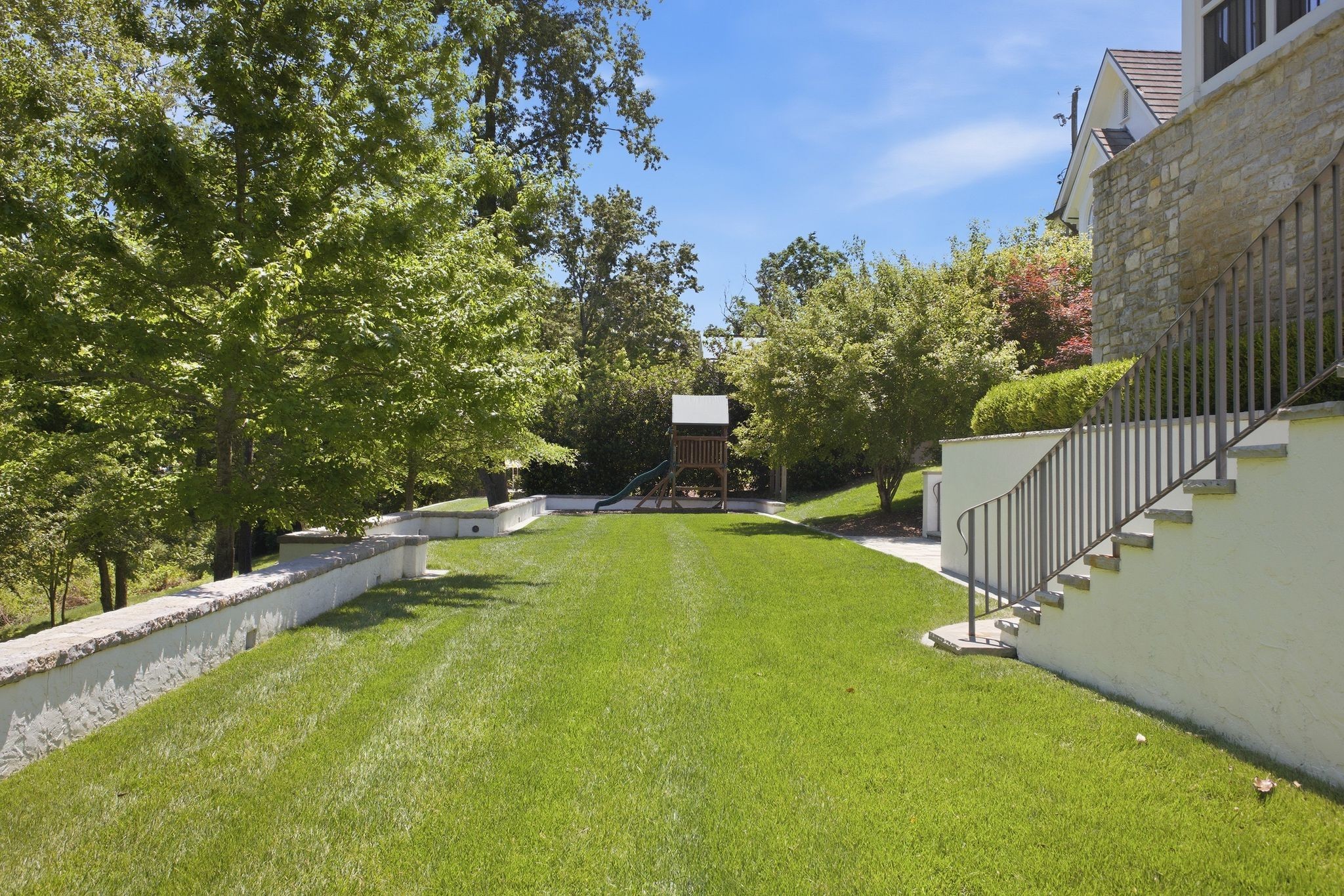 204 Sunnyside Dr