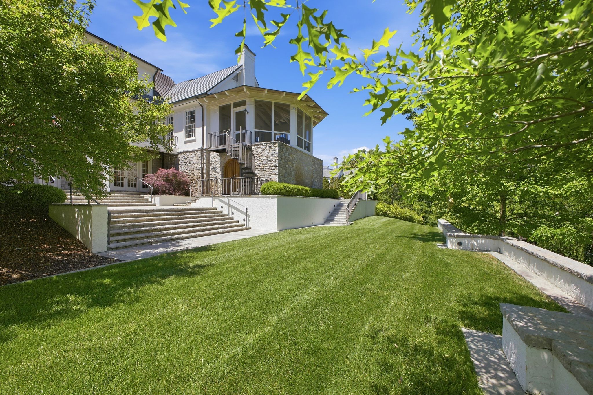 204 Sunnyside Dr