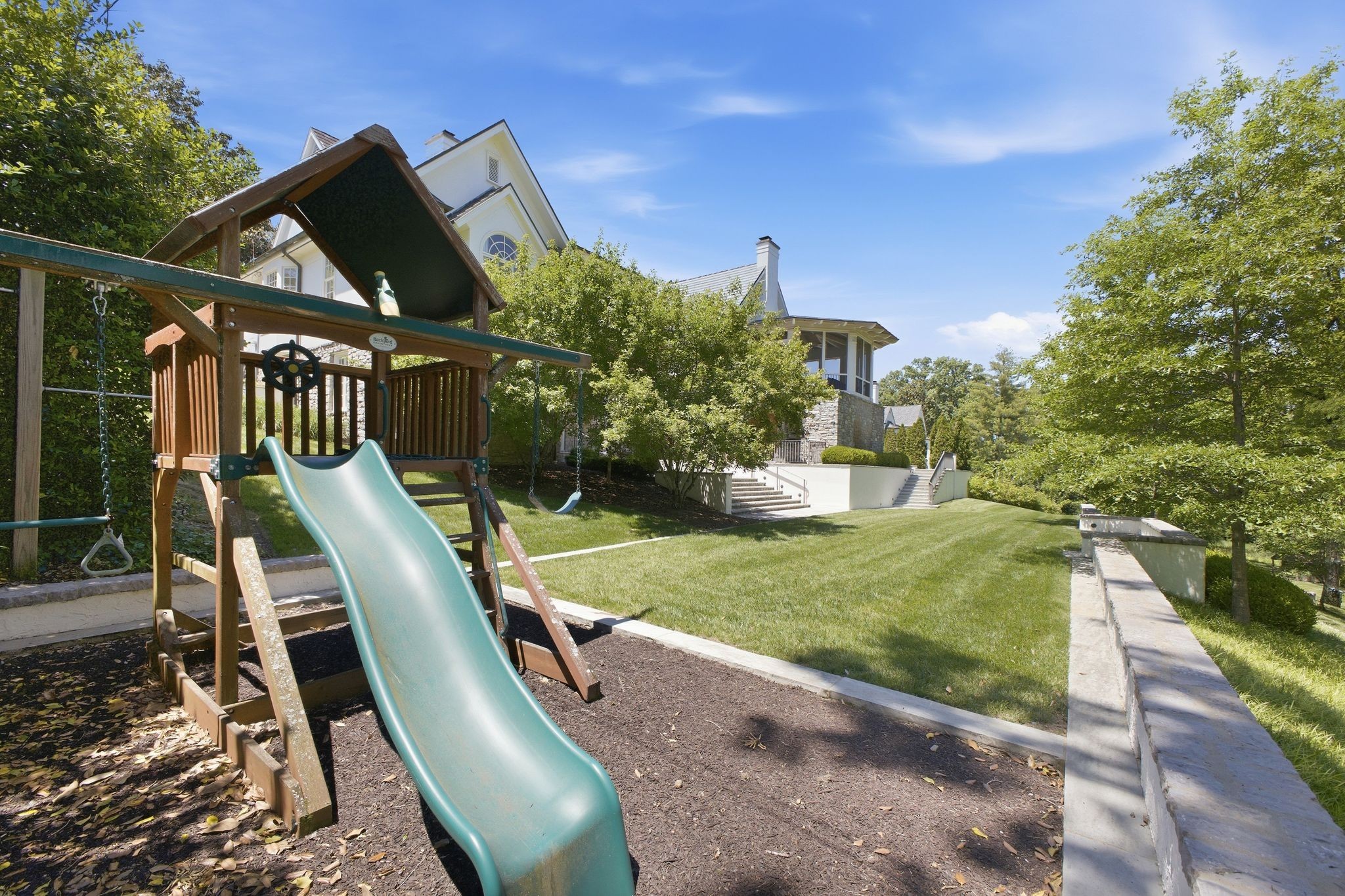 204 Sunnyside Dr