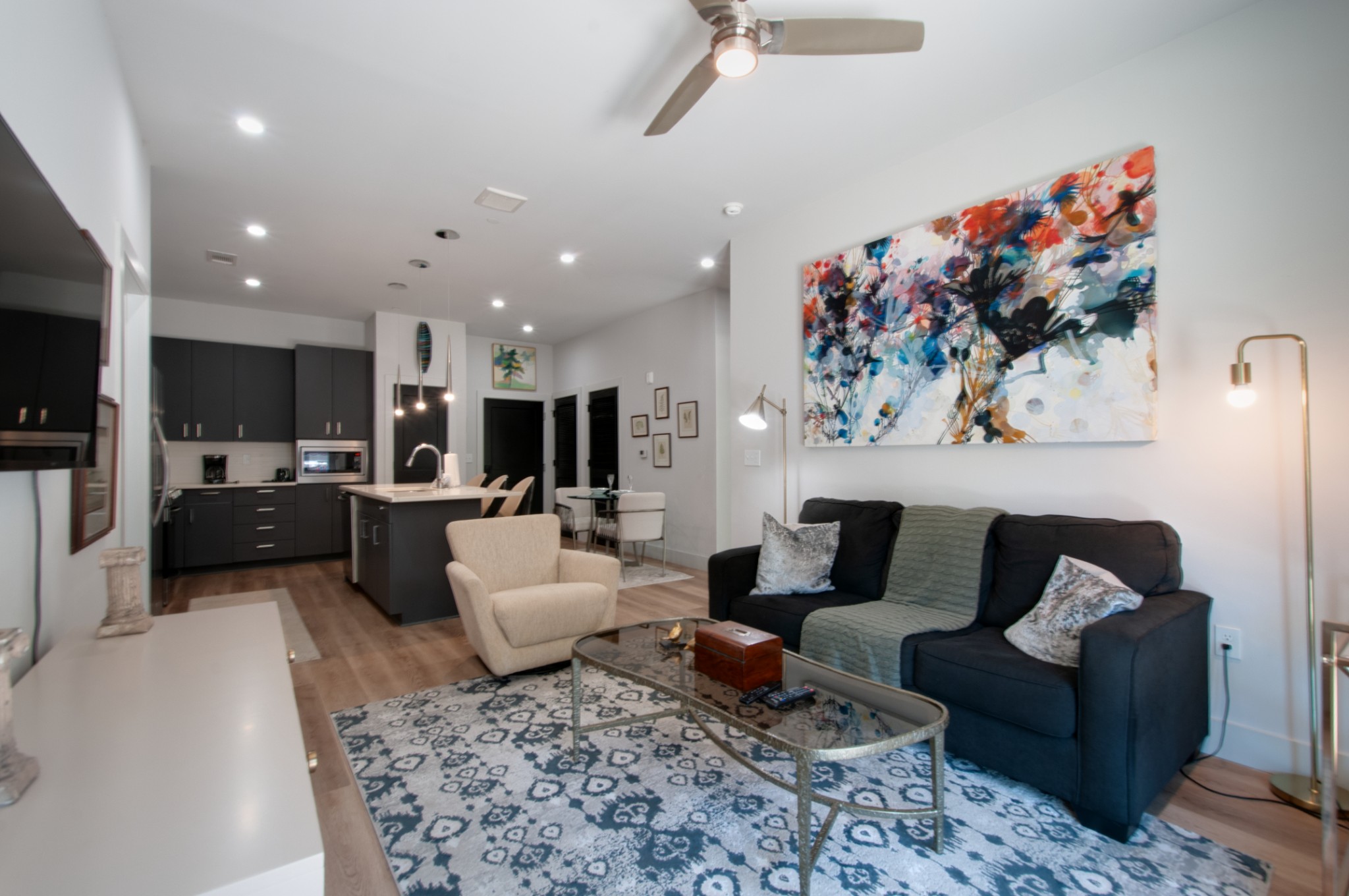 3106 Long Blvd