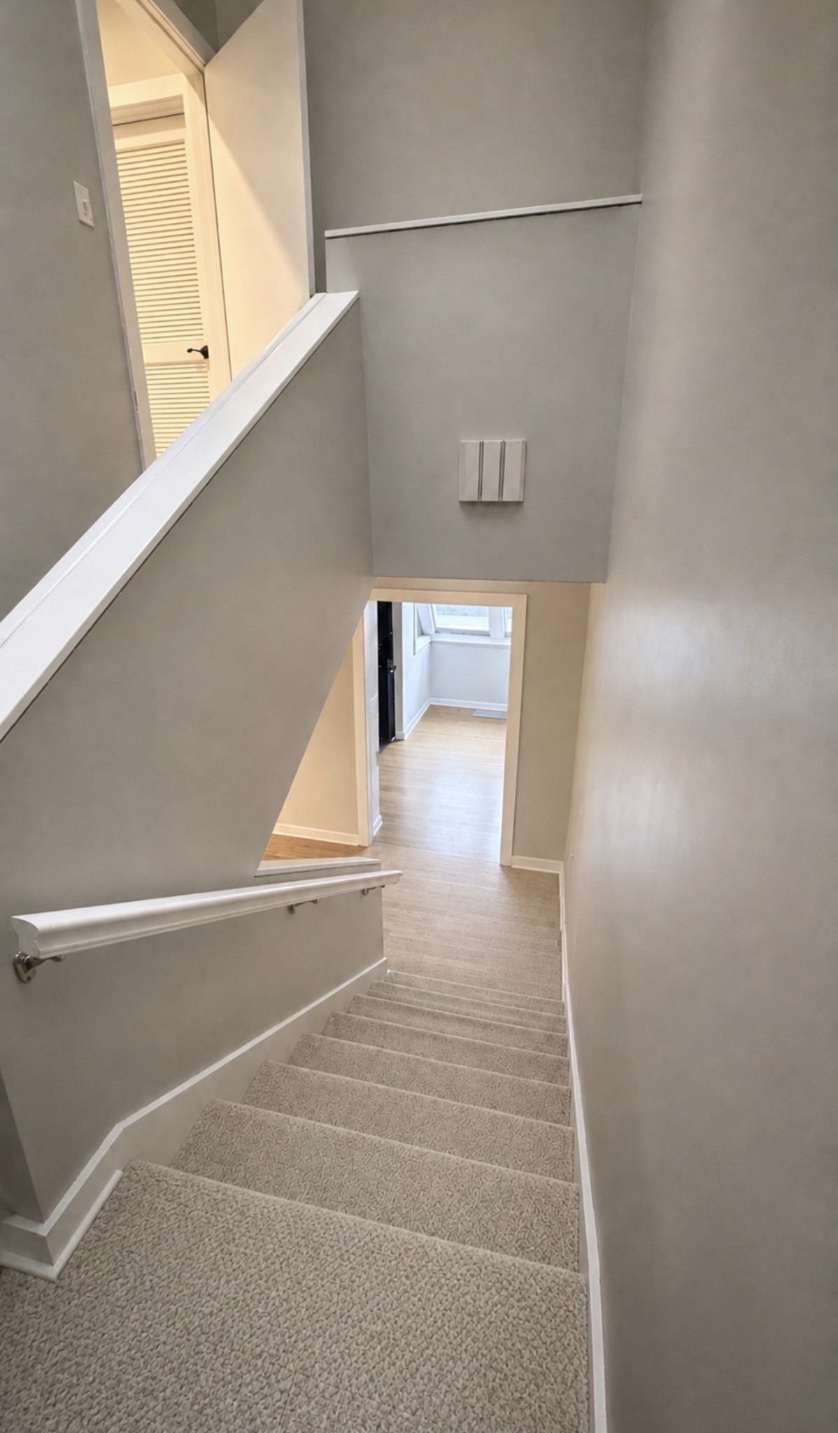 120 Hampton Pl