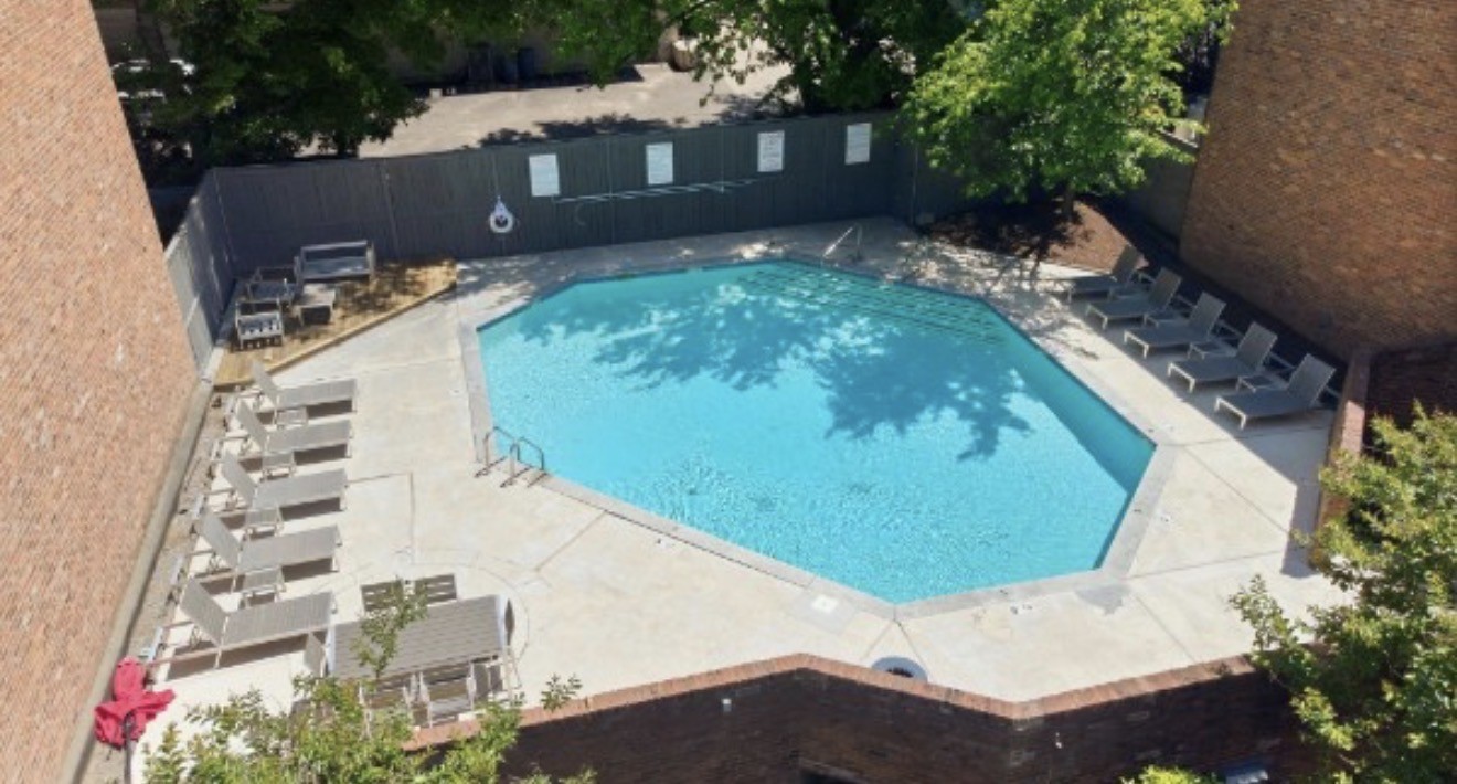 120 Hampton Pl