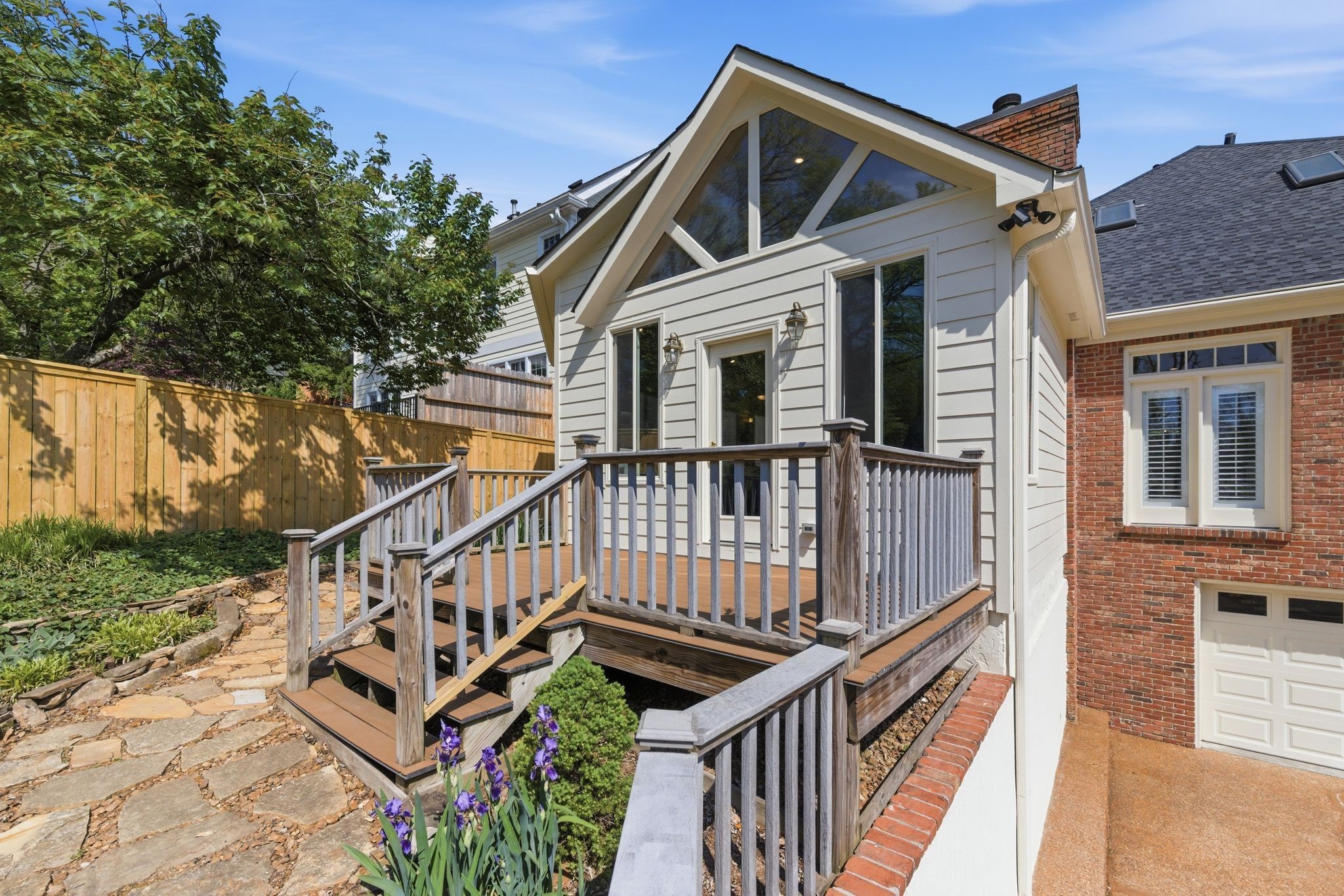 236 Burlington Pl