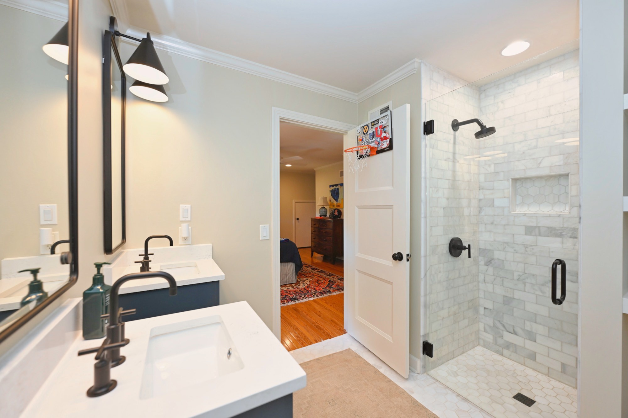 5309 Camelot Ct