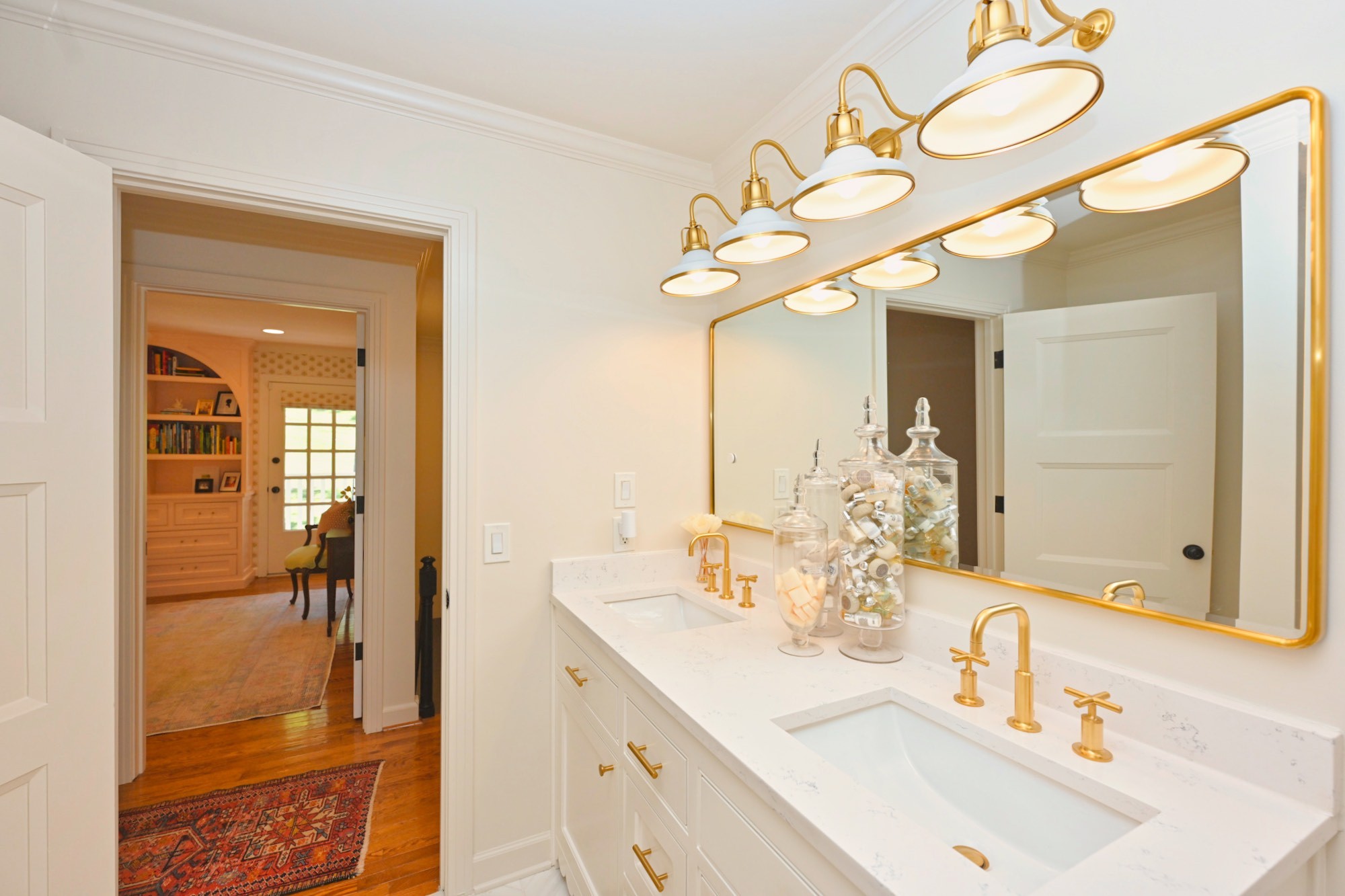 5309 Camelot Ct