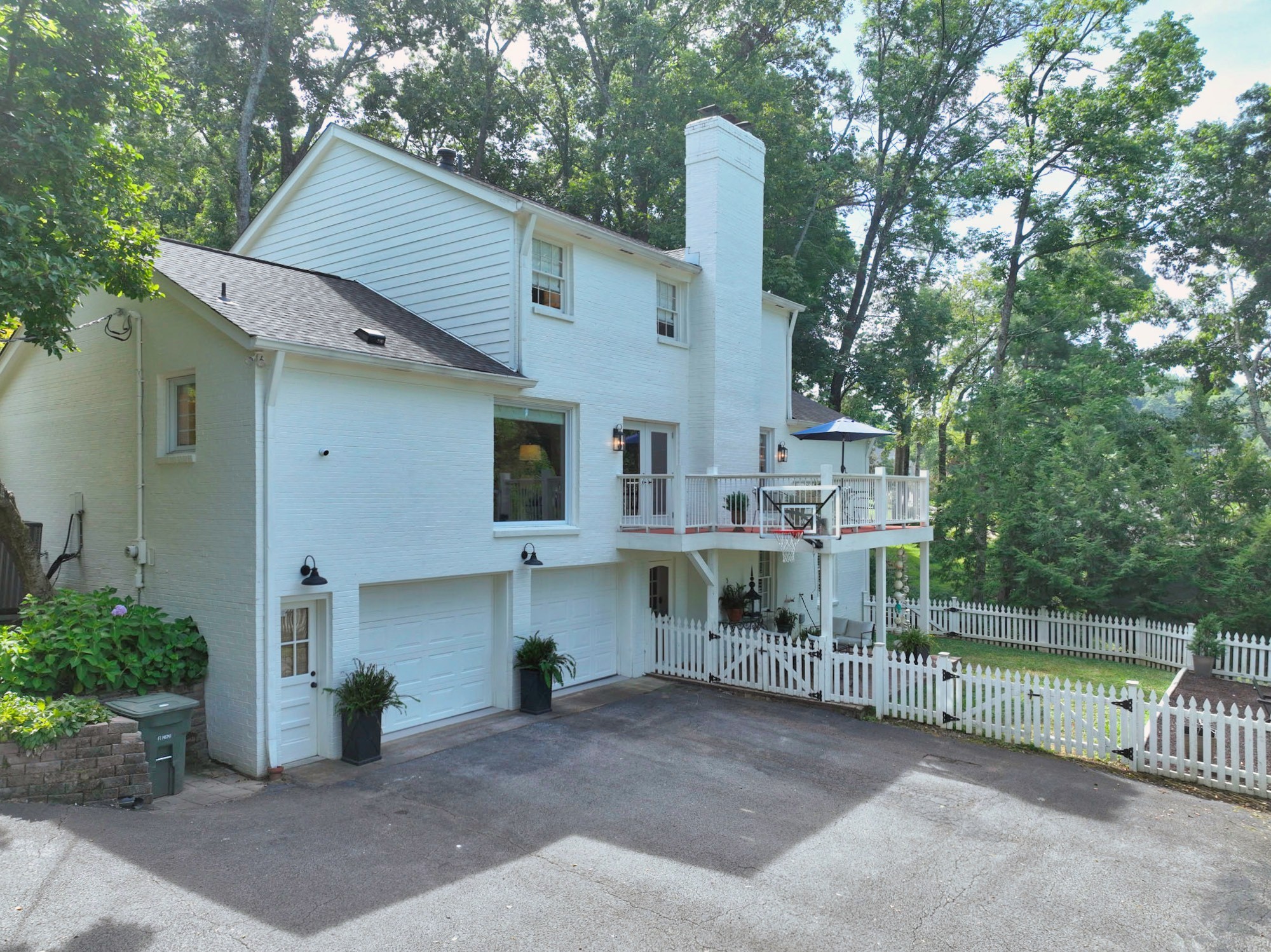 5309 Camelot Ct