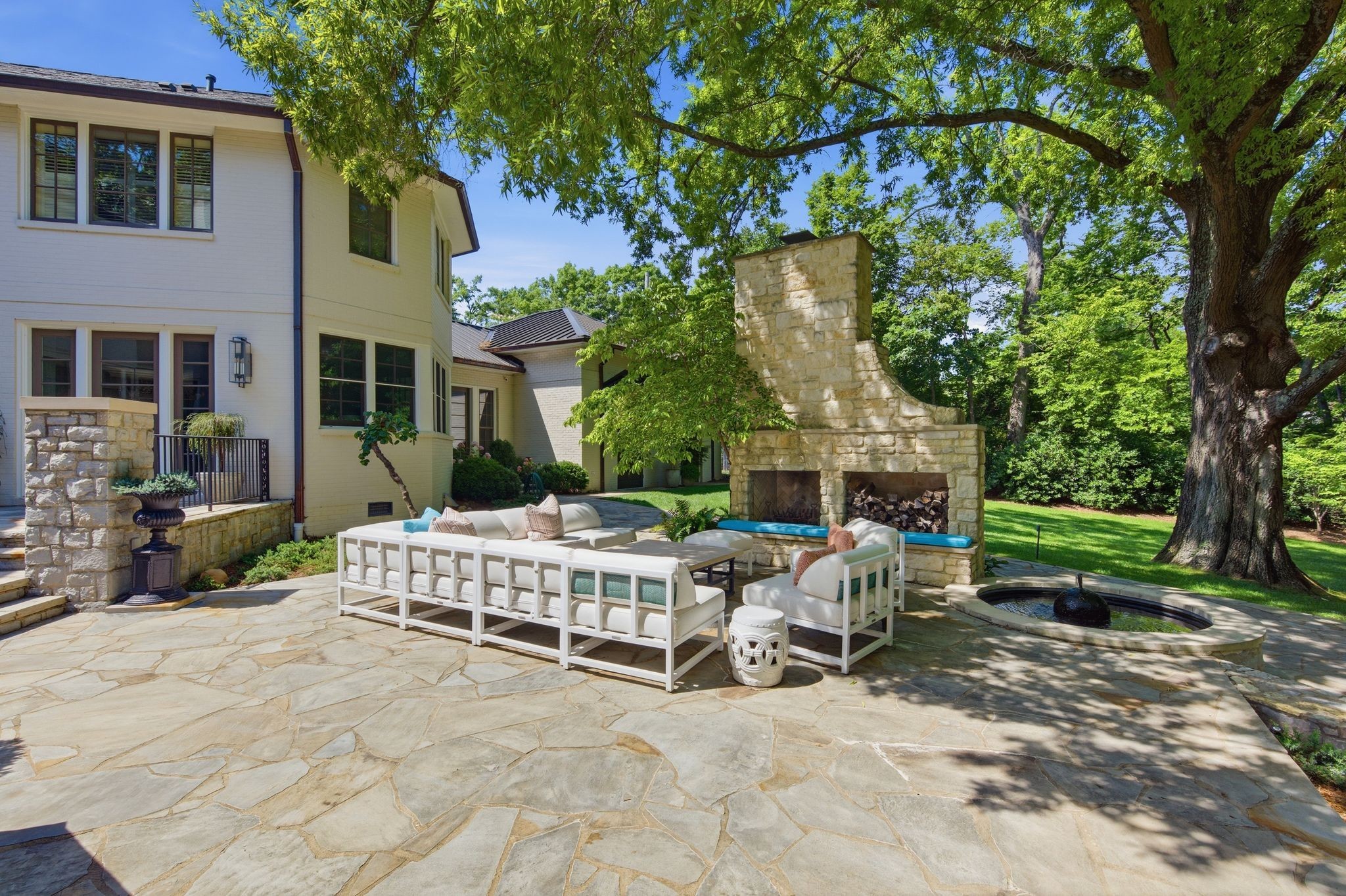 200 Brook Hollow Rd