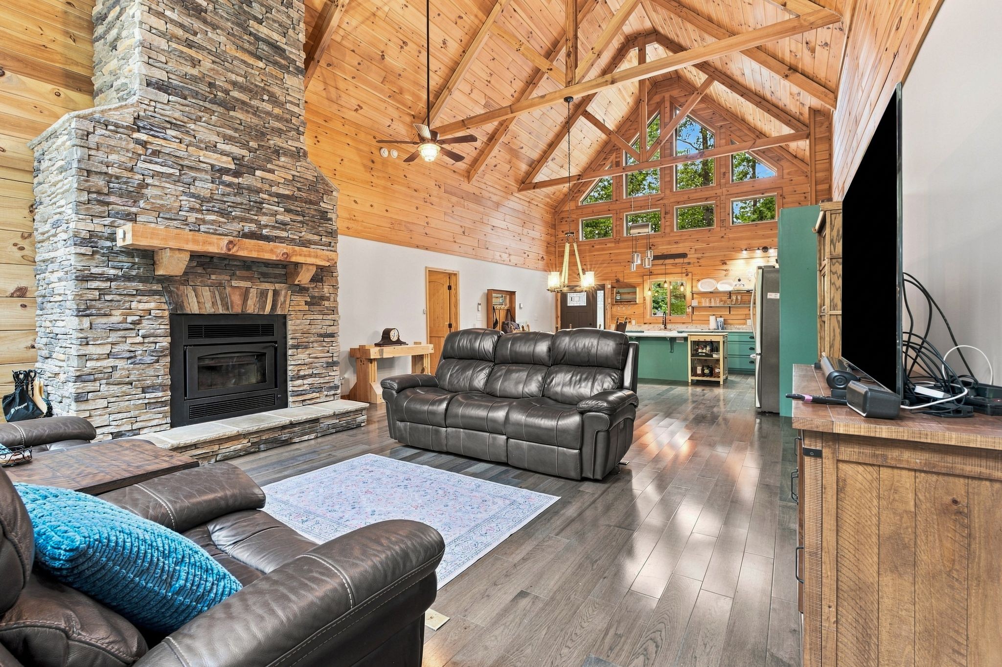 3820 Bear Hollow Rd