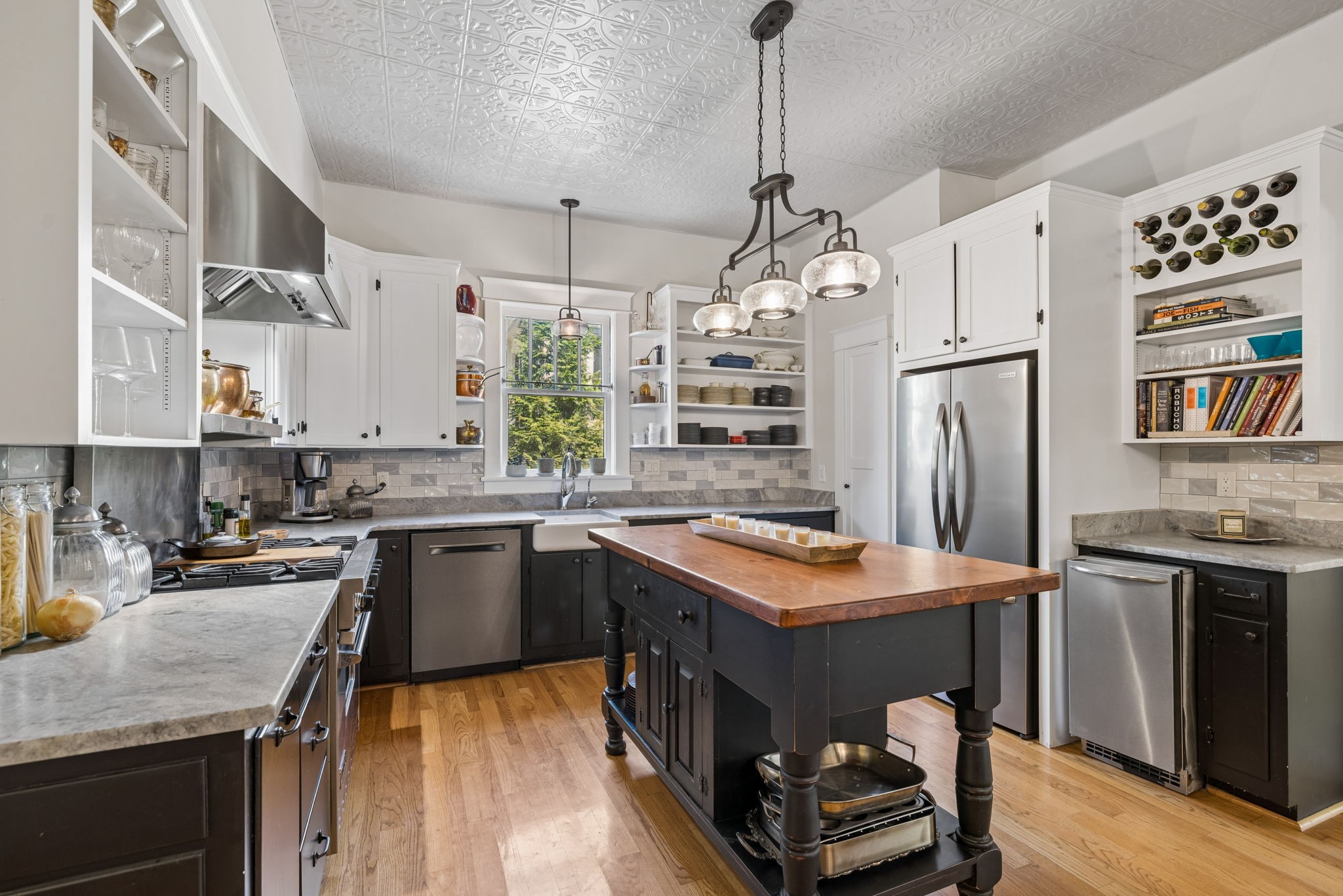1011 W Main St