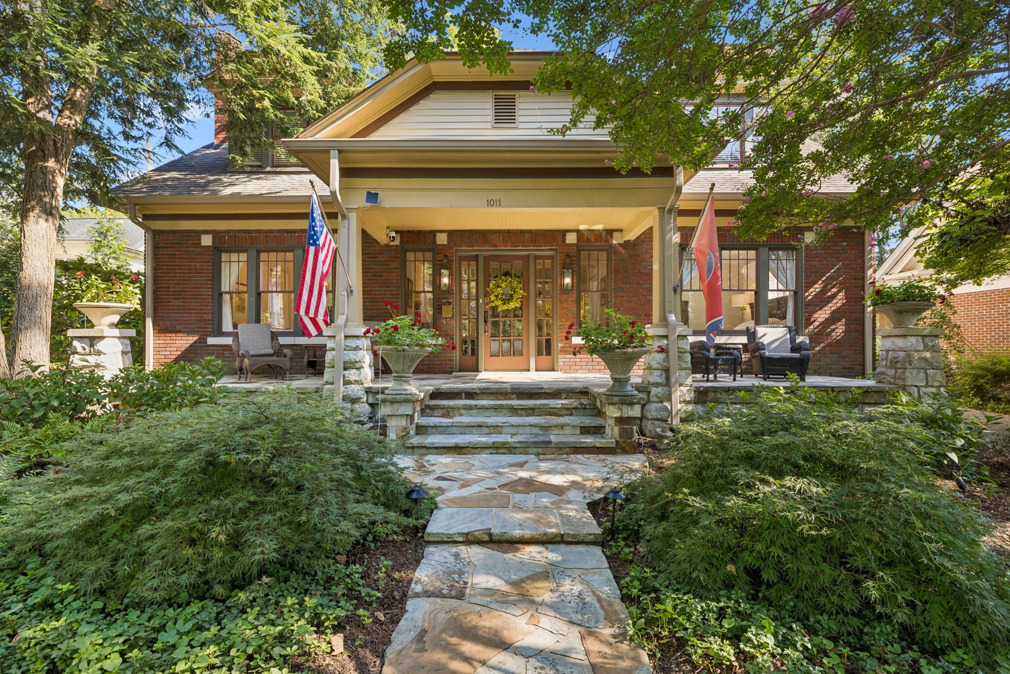 1011 W Main St
