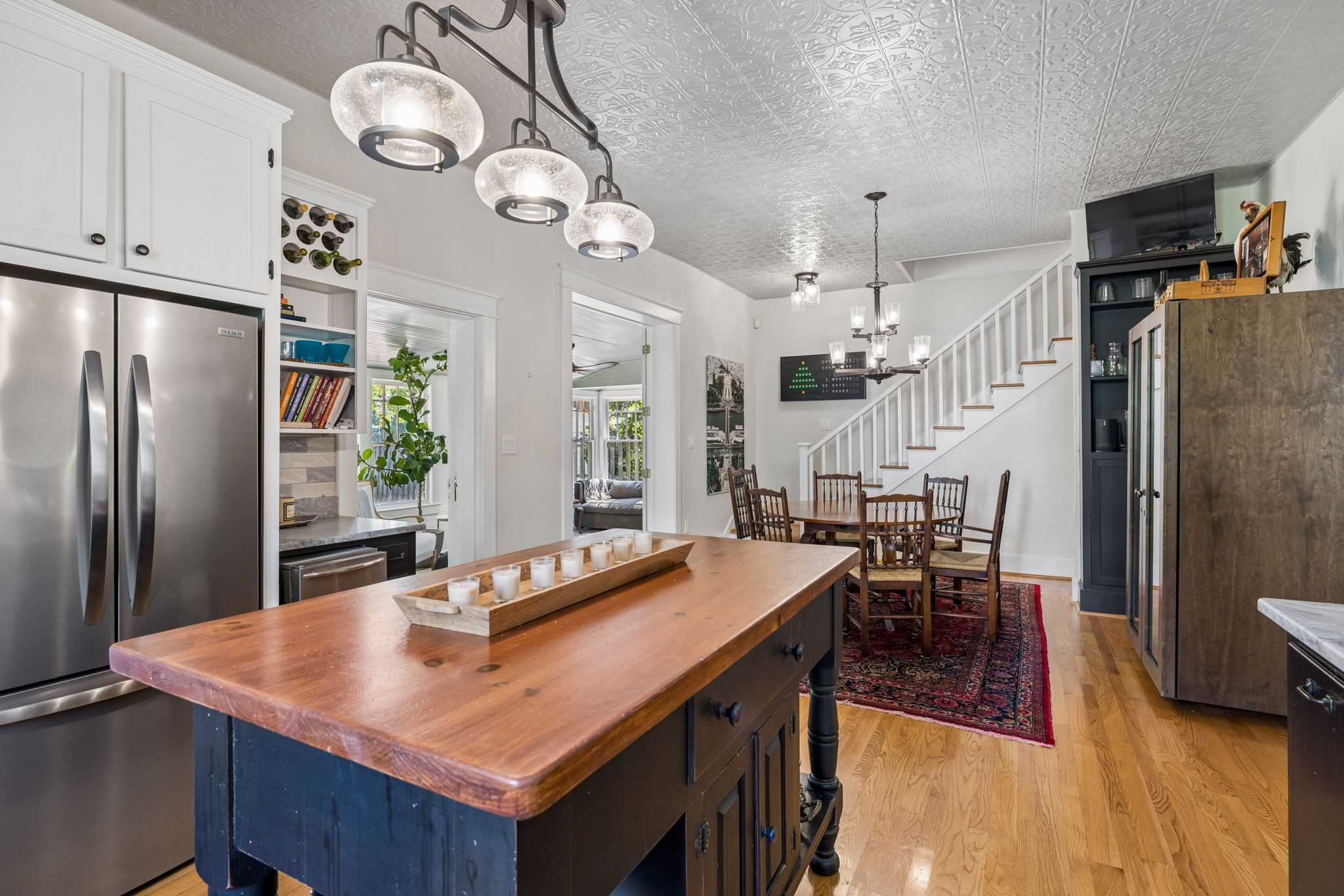 1011 W Main St