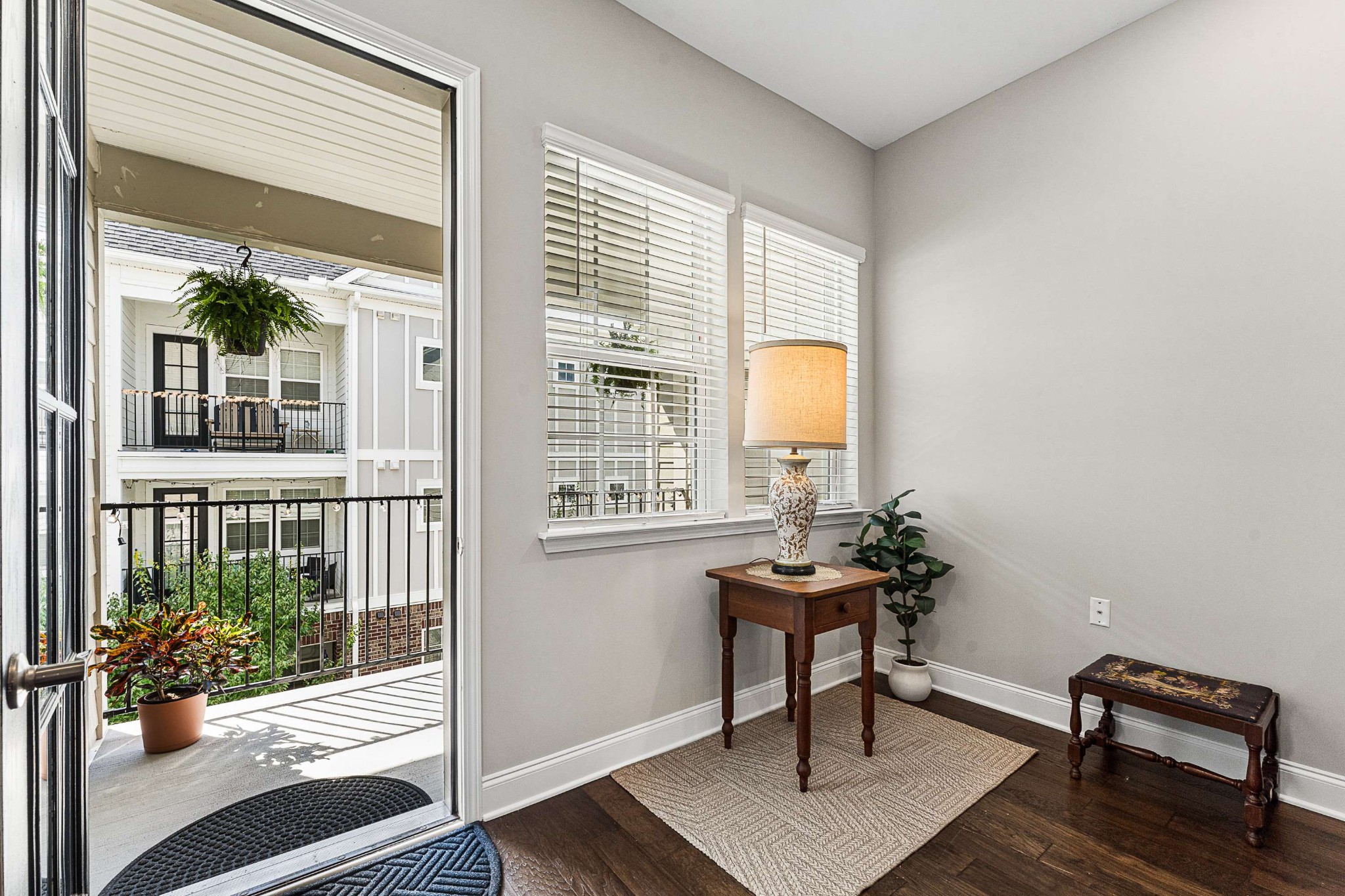 1000 Vintage Green Ln Unit: 1302