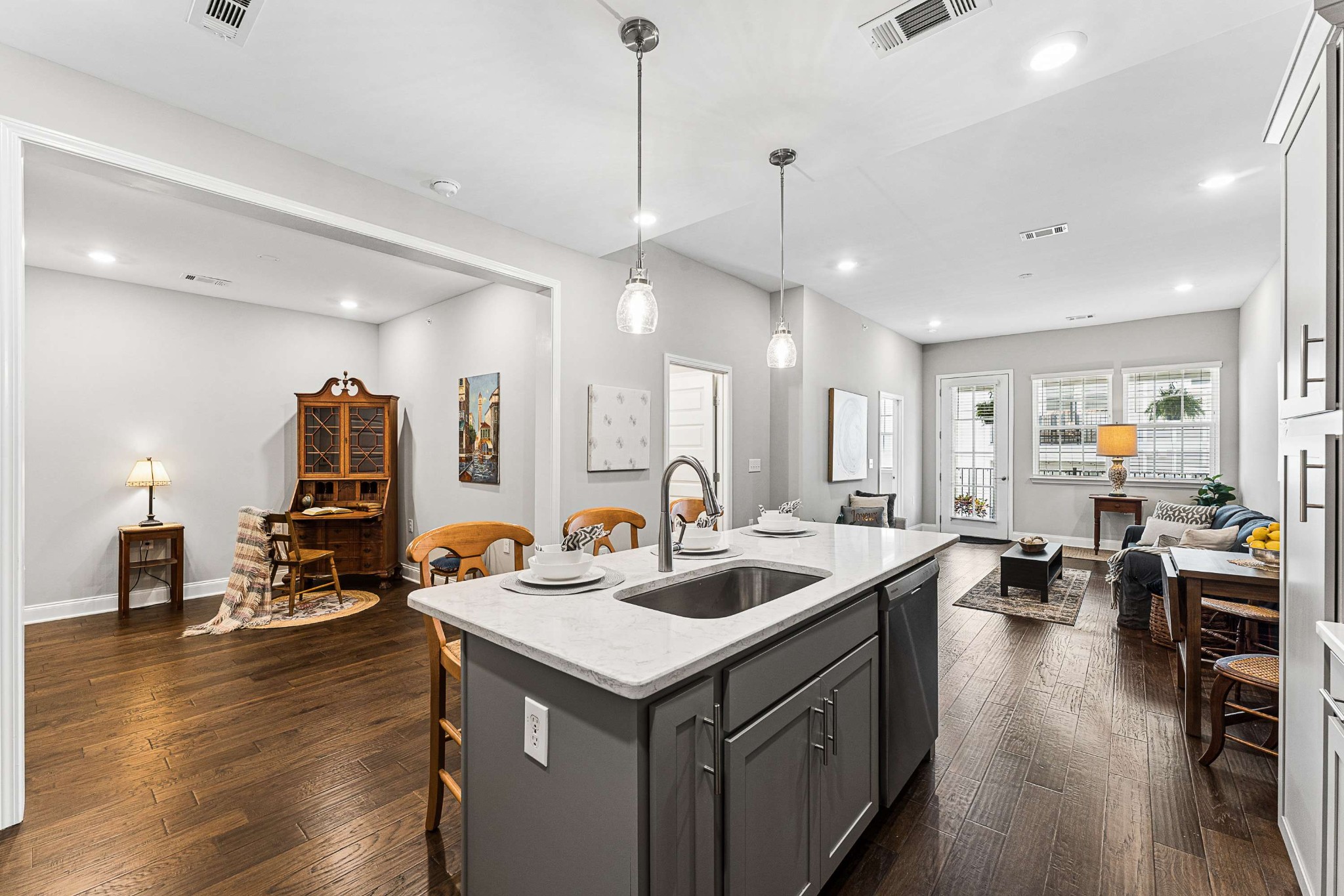 1000 Vintage Green Ln Unit: 1302