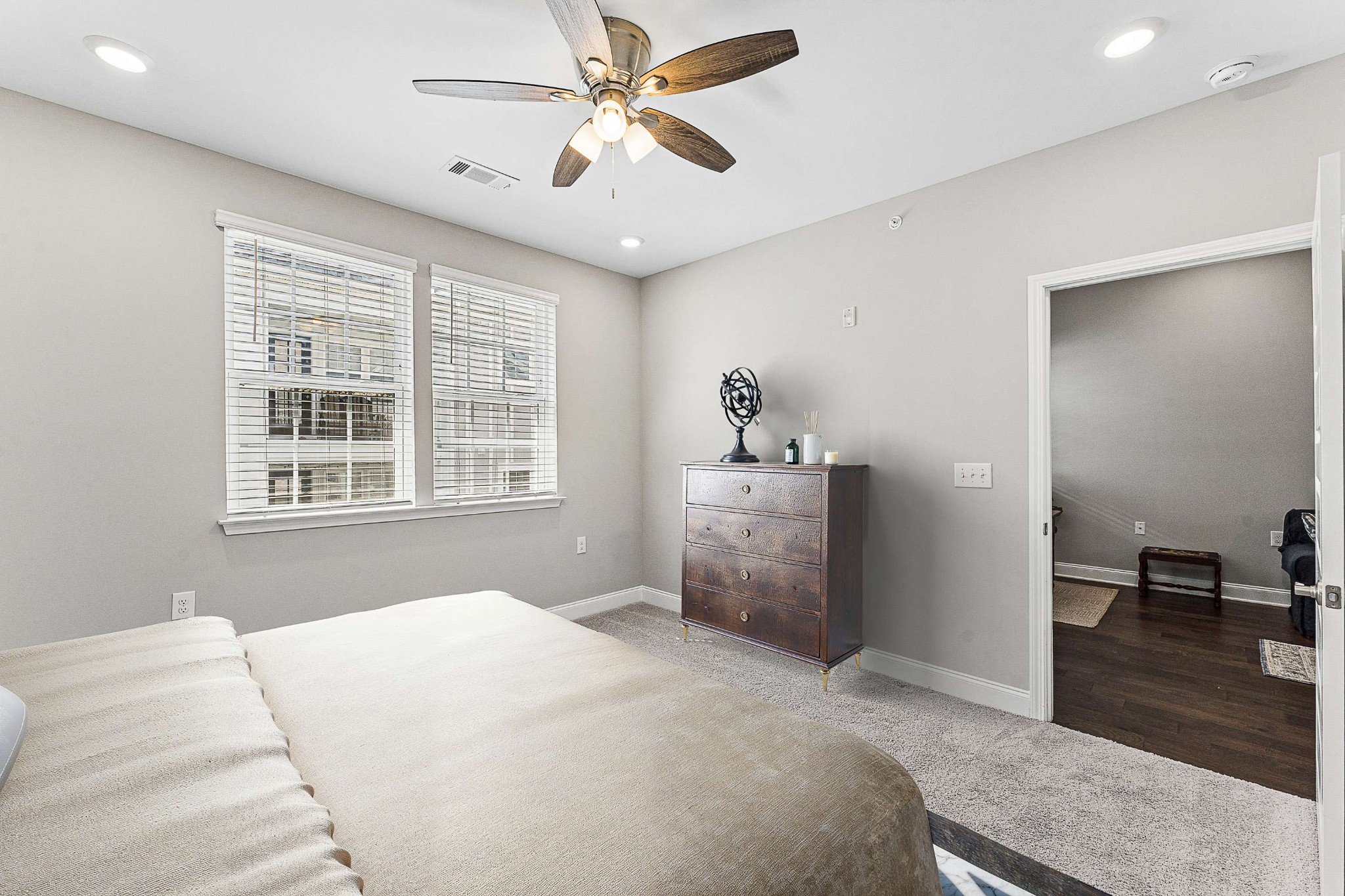1000 Vintage Green Ln Unit: 1302