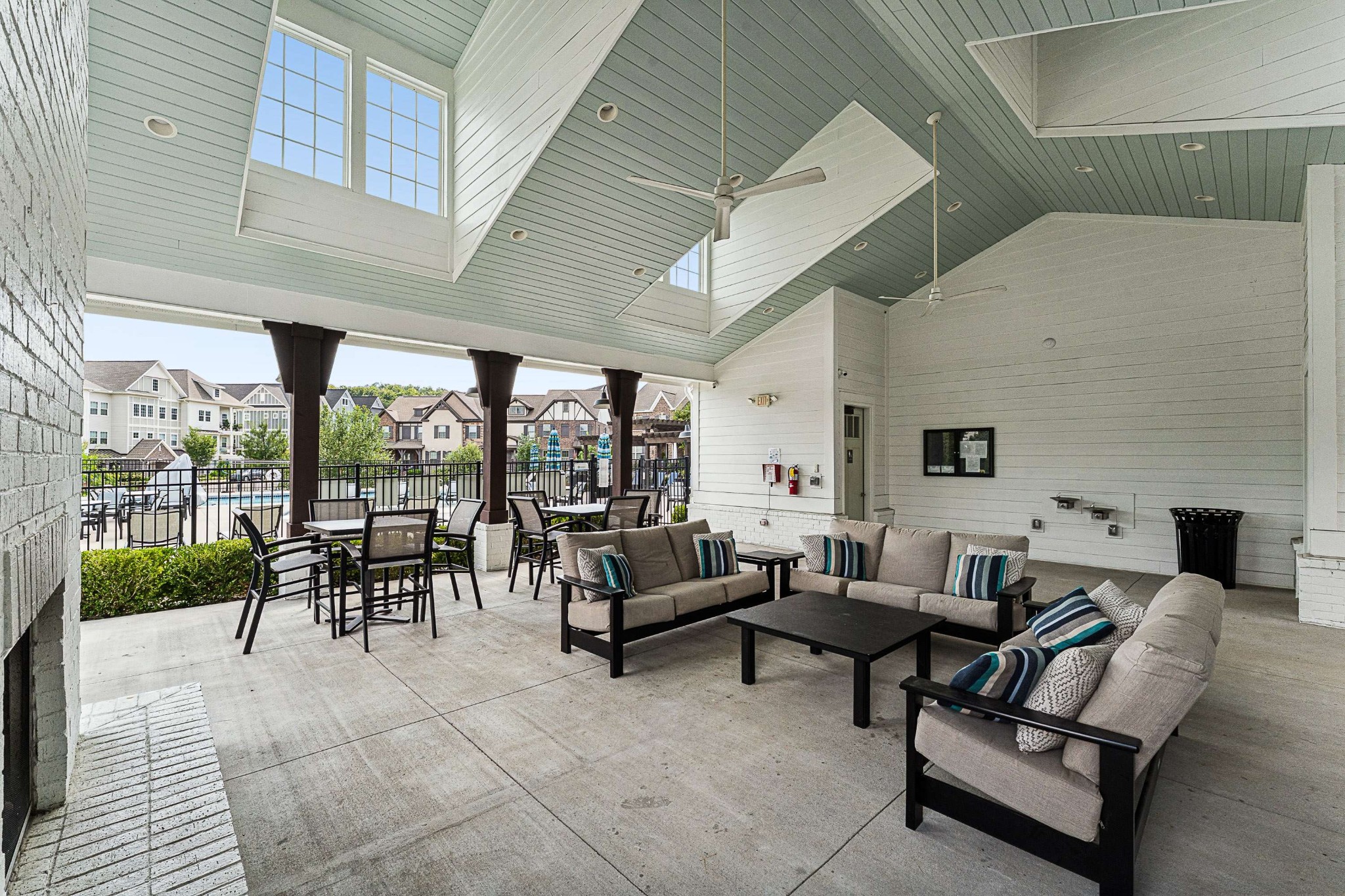 1000 Vintage Green Ln Unit: 1302